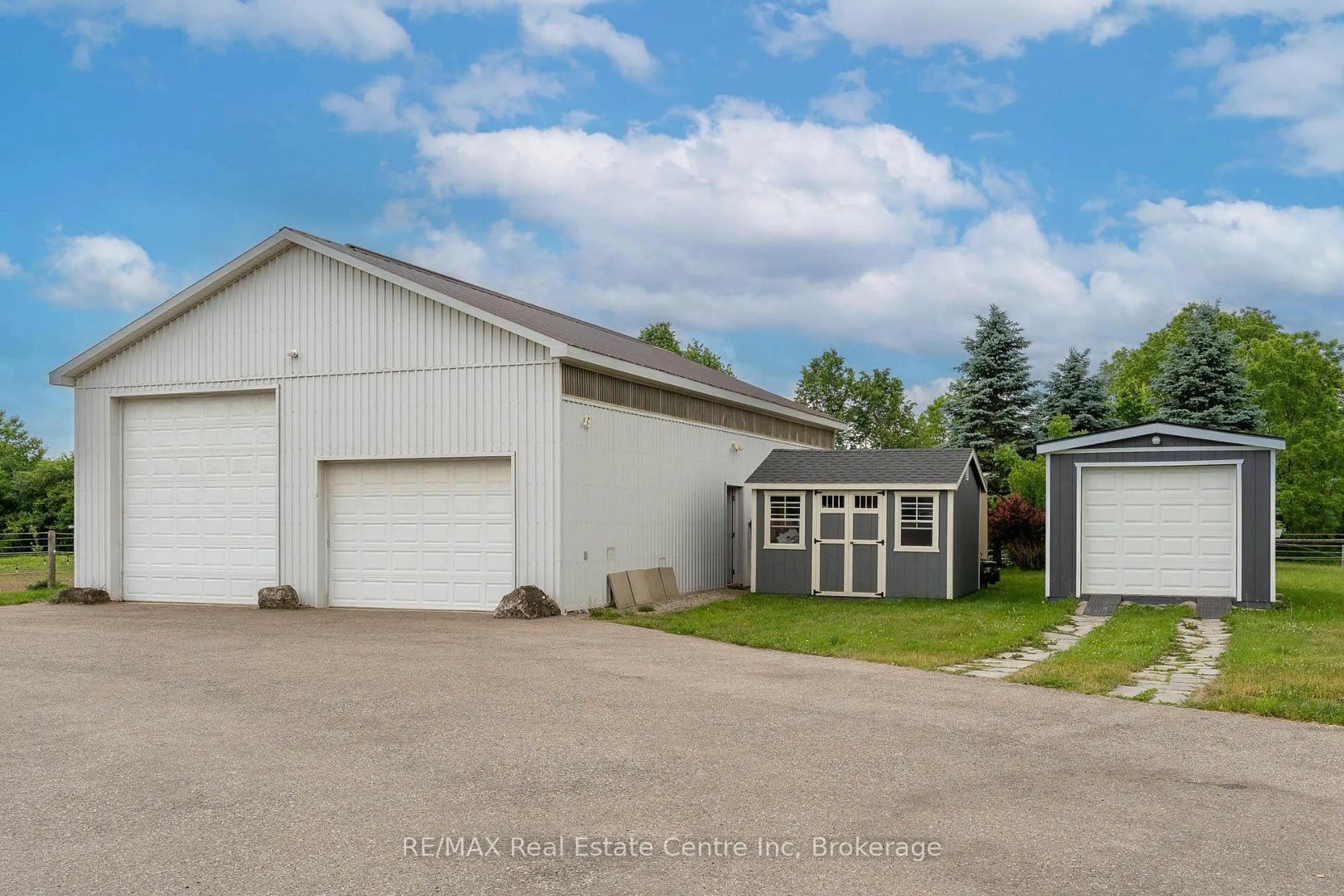 Indoor garage for 3988 Hwy 6 Highway, Puslinch Ontario N0B 2J0