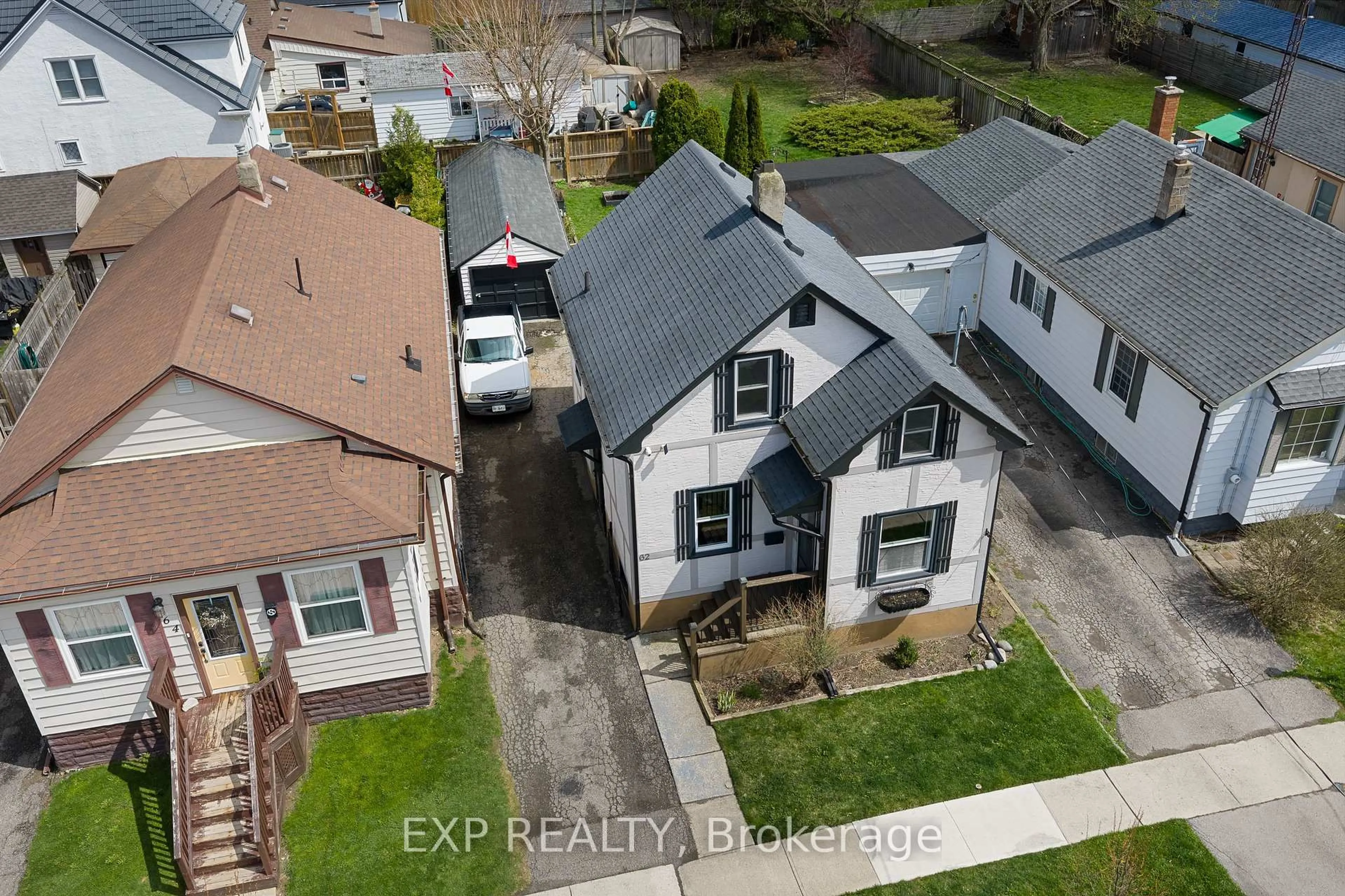 A pic from outside/outdoor area/front of a property/back of a property/a pic from drone, street for 62 Rolls Ave, St. Catharines Ontario L2N 1W1