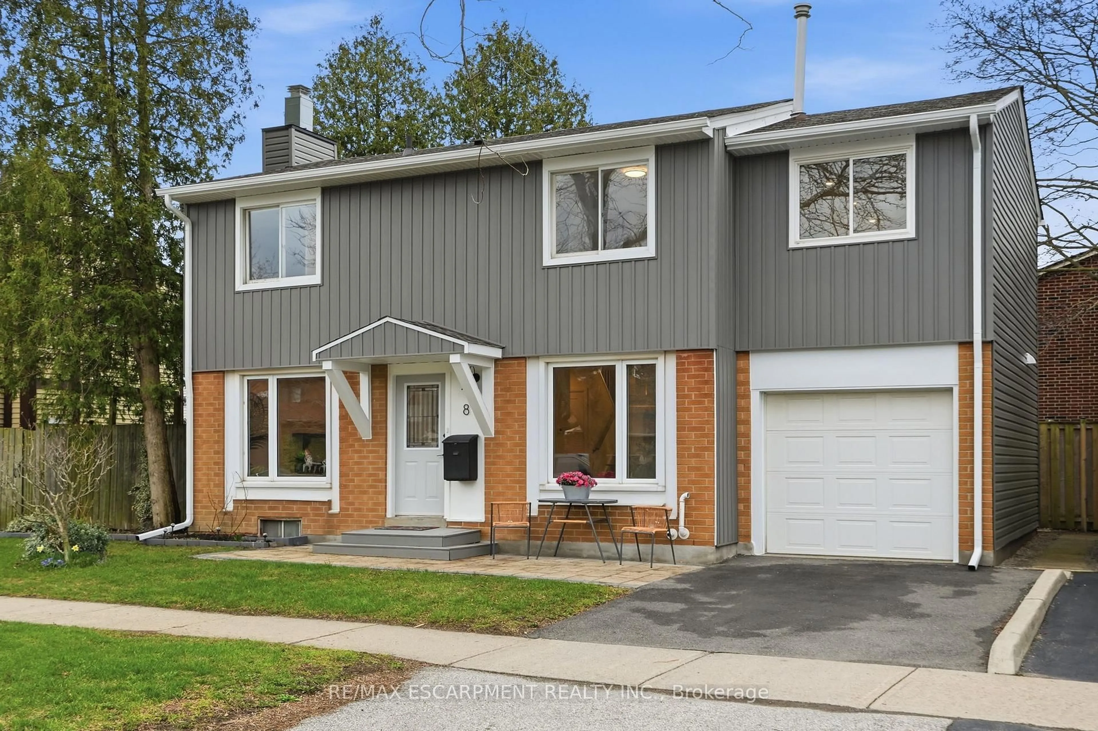 Home with vinyl exterior material, street for 8 Chudleigh St, Hamilton Ontario L9H 7E4