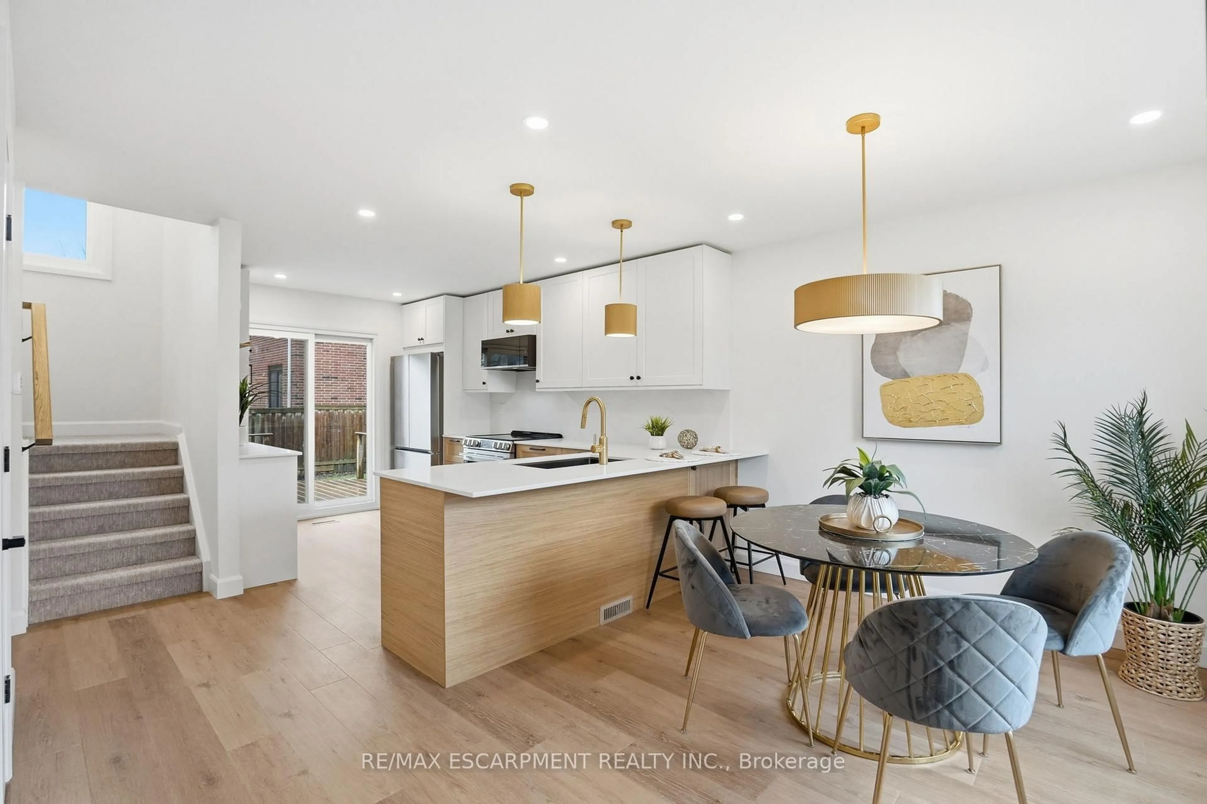 Open concept kitchen, unknown for 8 Chudleigh St, Hamilton Ontario L9H 7E4