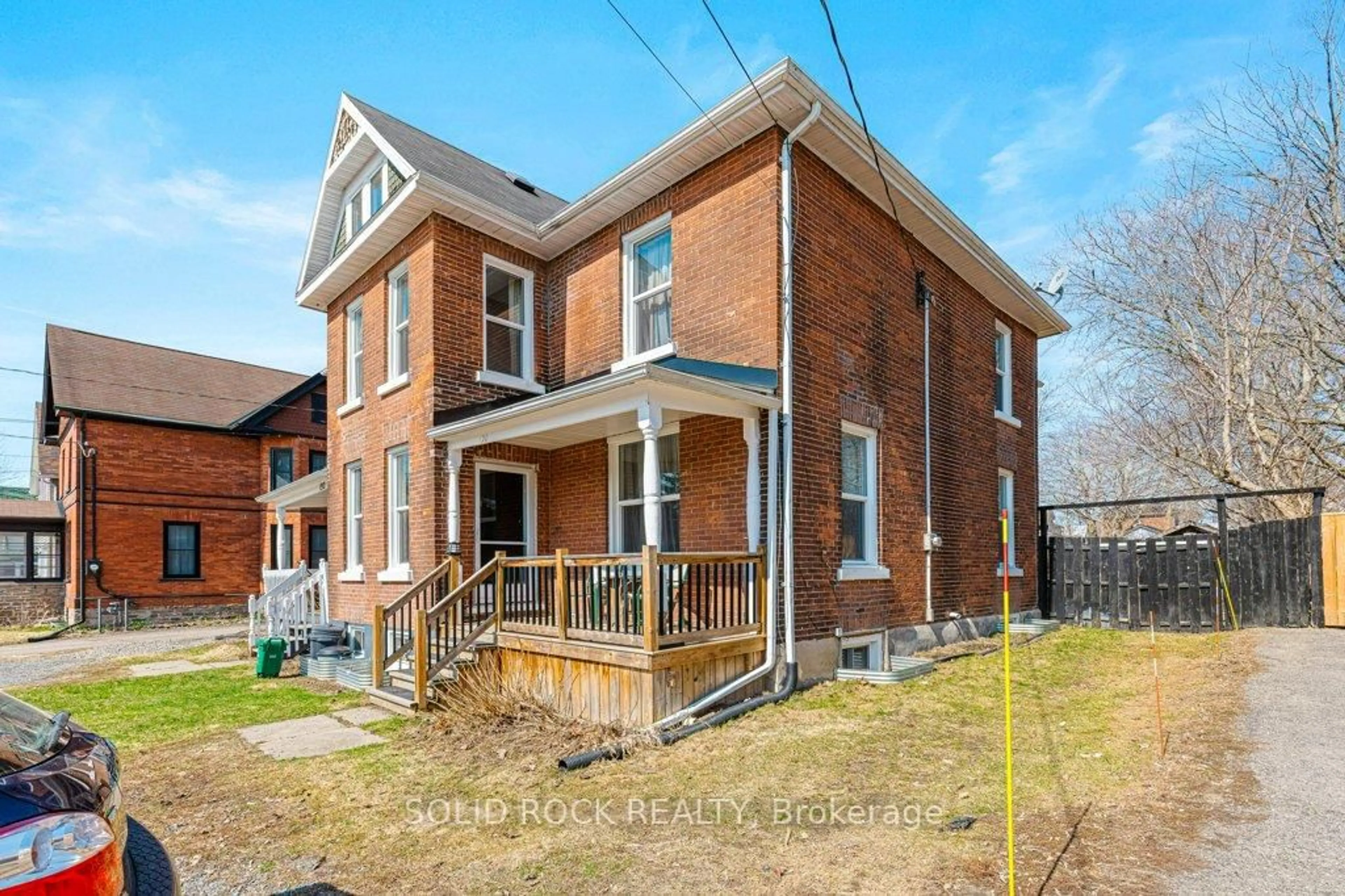 Home with brick exterior material, building for 190 Church St, Brockville Ontario K6V 3Y2