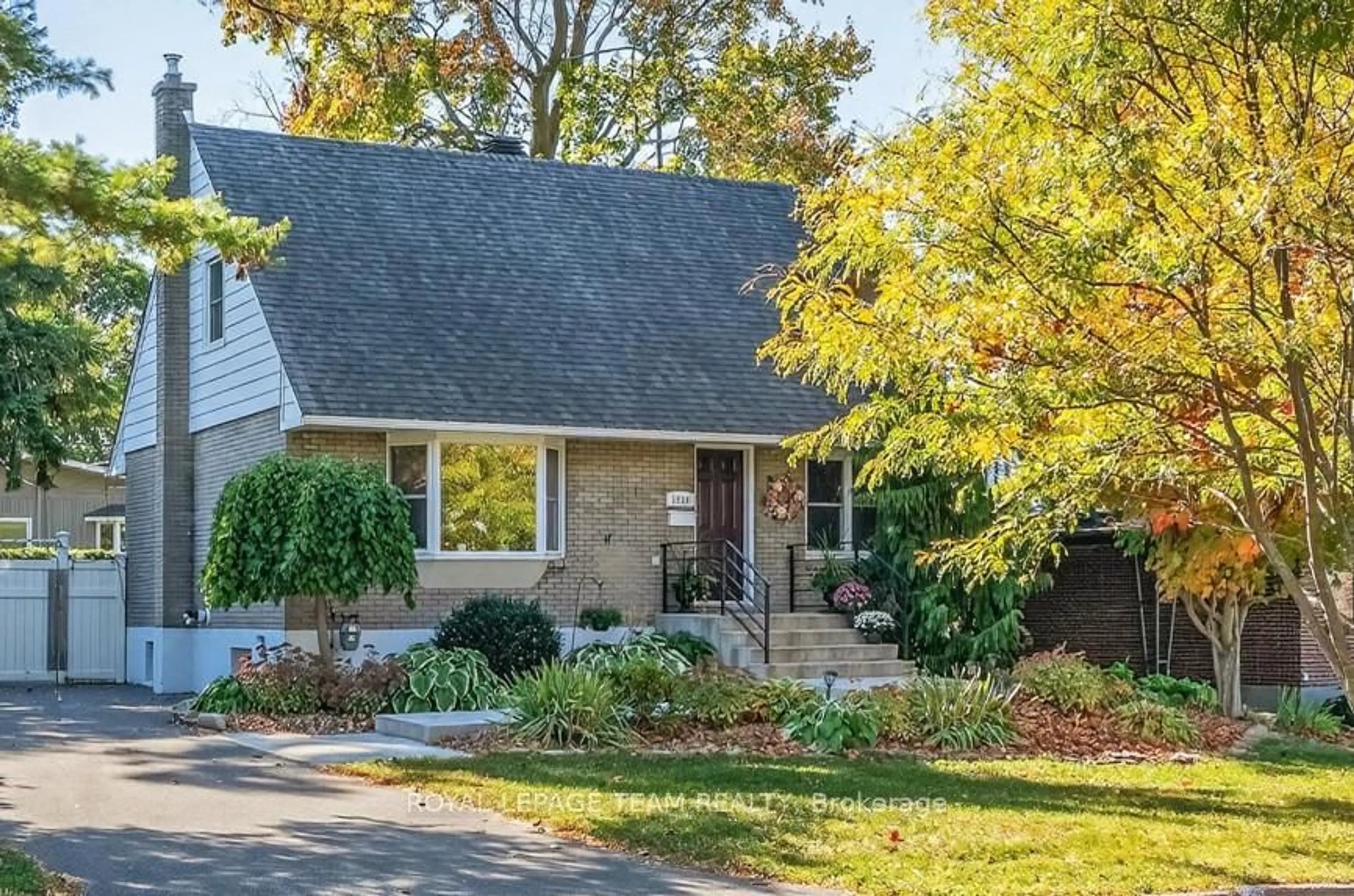 Home with brick exterior material, street for 1314 RANDALL Ave, Ottawa Ontario K1H 7R1