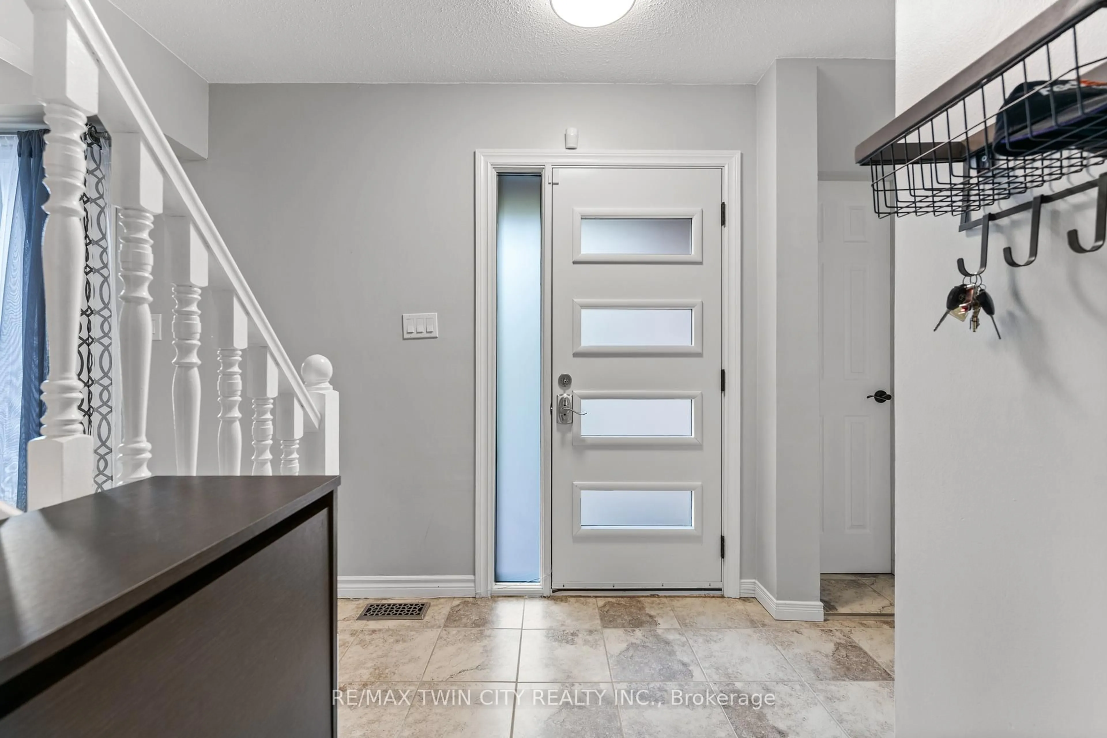 Indoor entryway for 36 Angela Cres, Cambridge Ontario N1S 4B6
