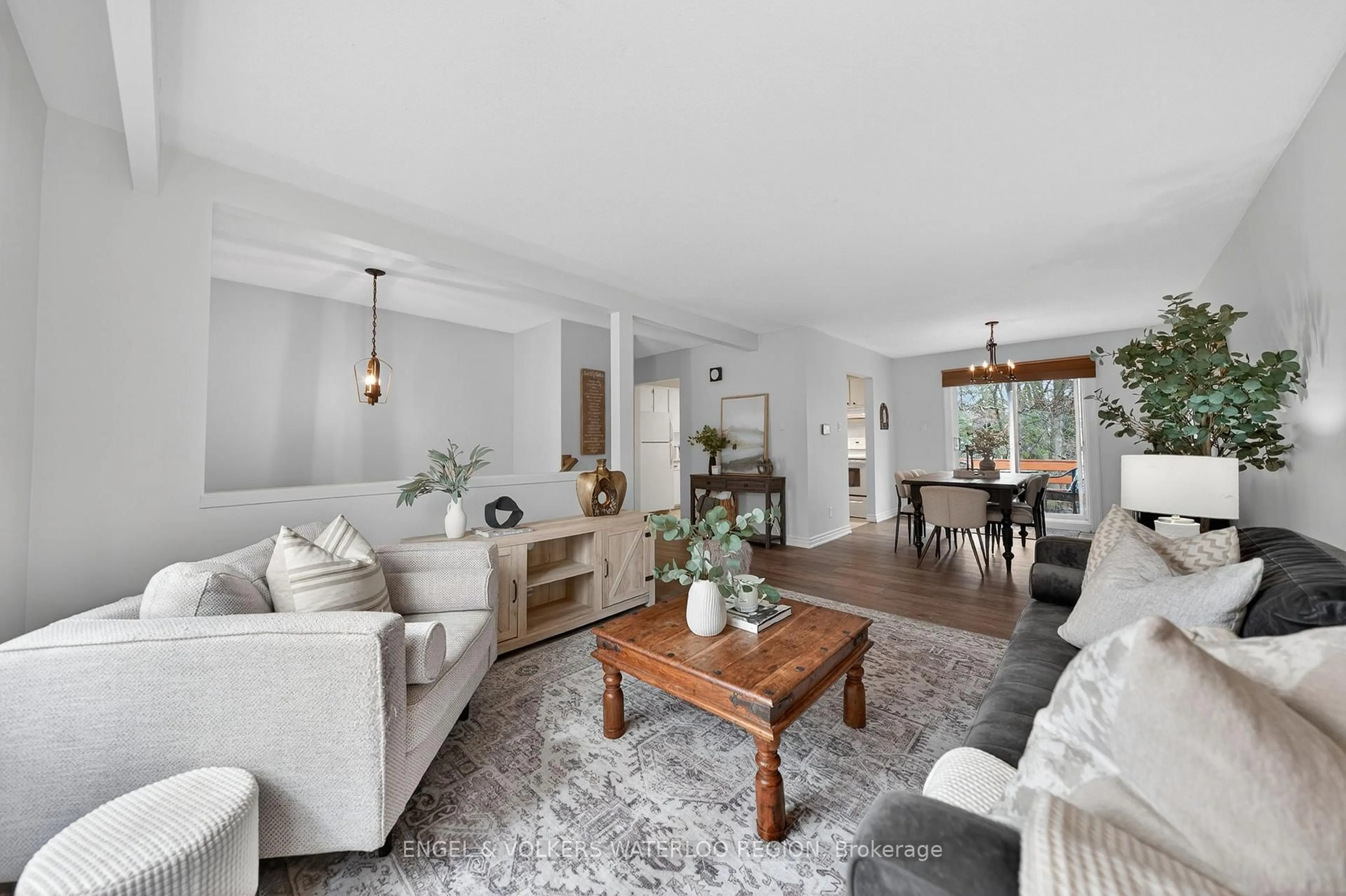 Living room with furniture, unknown for 90 Amos Ave, Waterloo Ontario N2L 5C4