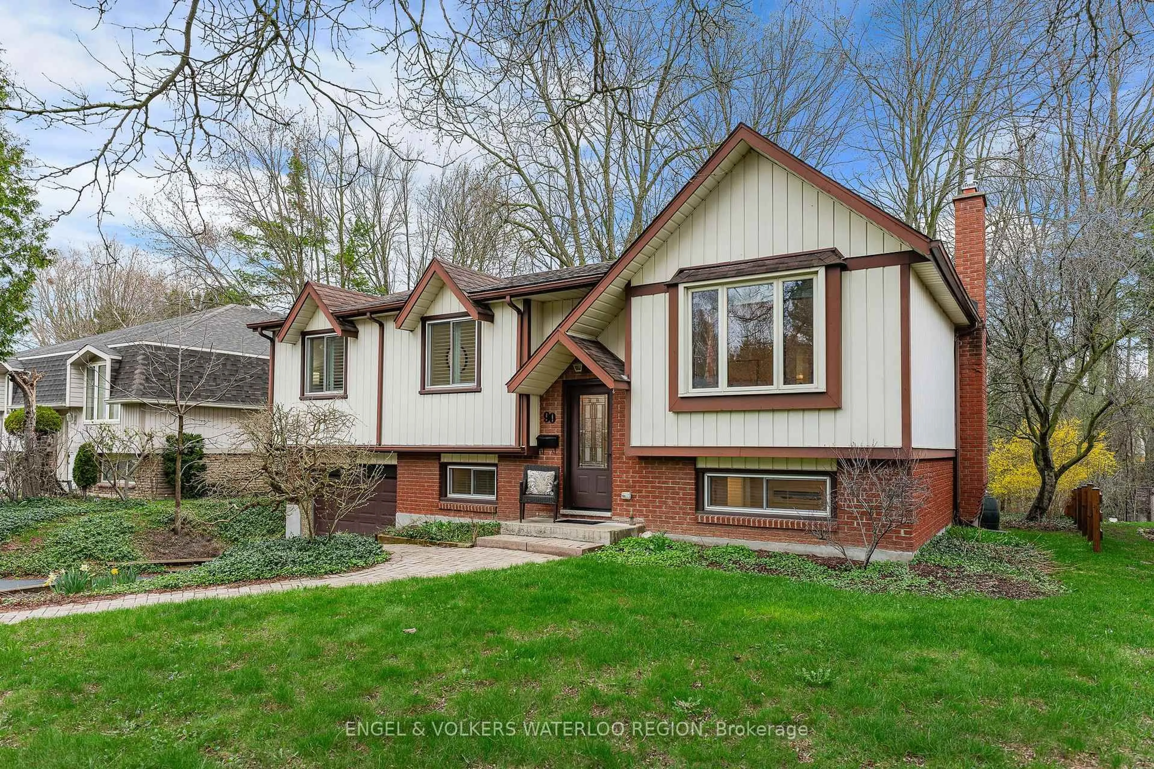 Home with brick exterior material, street for 90 Amos Ave, Waterloo Ontario N2L 5C4