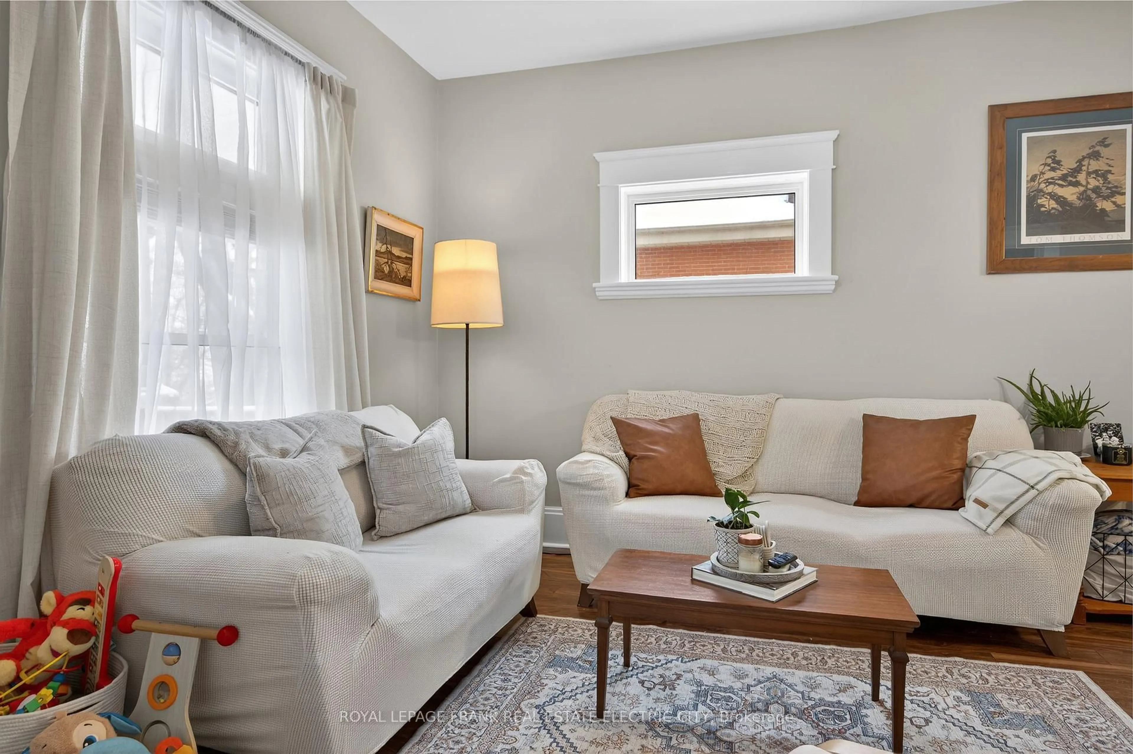 Living room with furniture, unknown for 647 Bethune St, Peterborough Ontario K9H 4A2