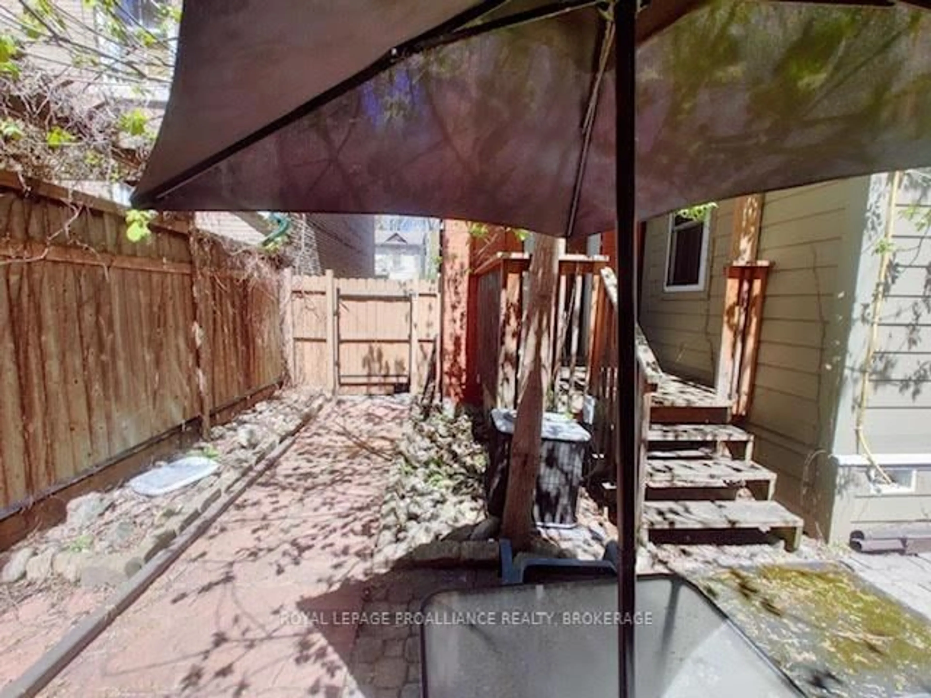 Patio, street for 40 Ordnance St, Kingston Ontario K7K 1G4