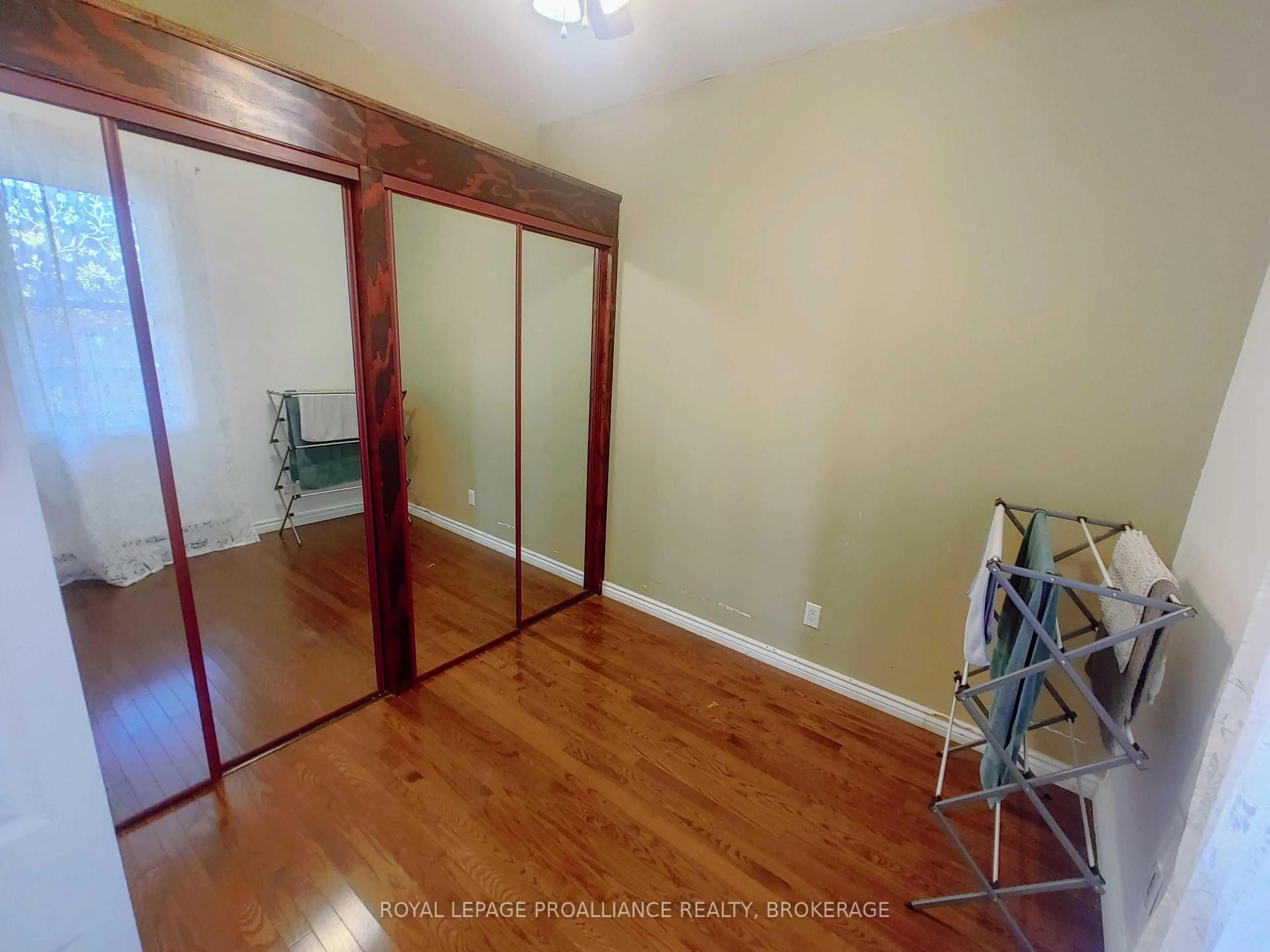 Unknown for 40 Ordnance St, Kingston Ontario K7K 1G4