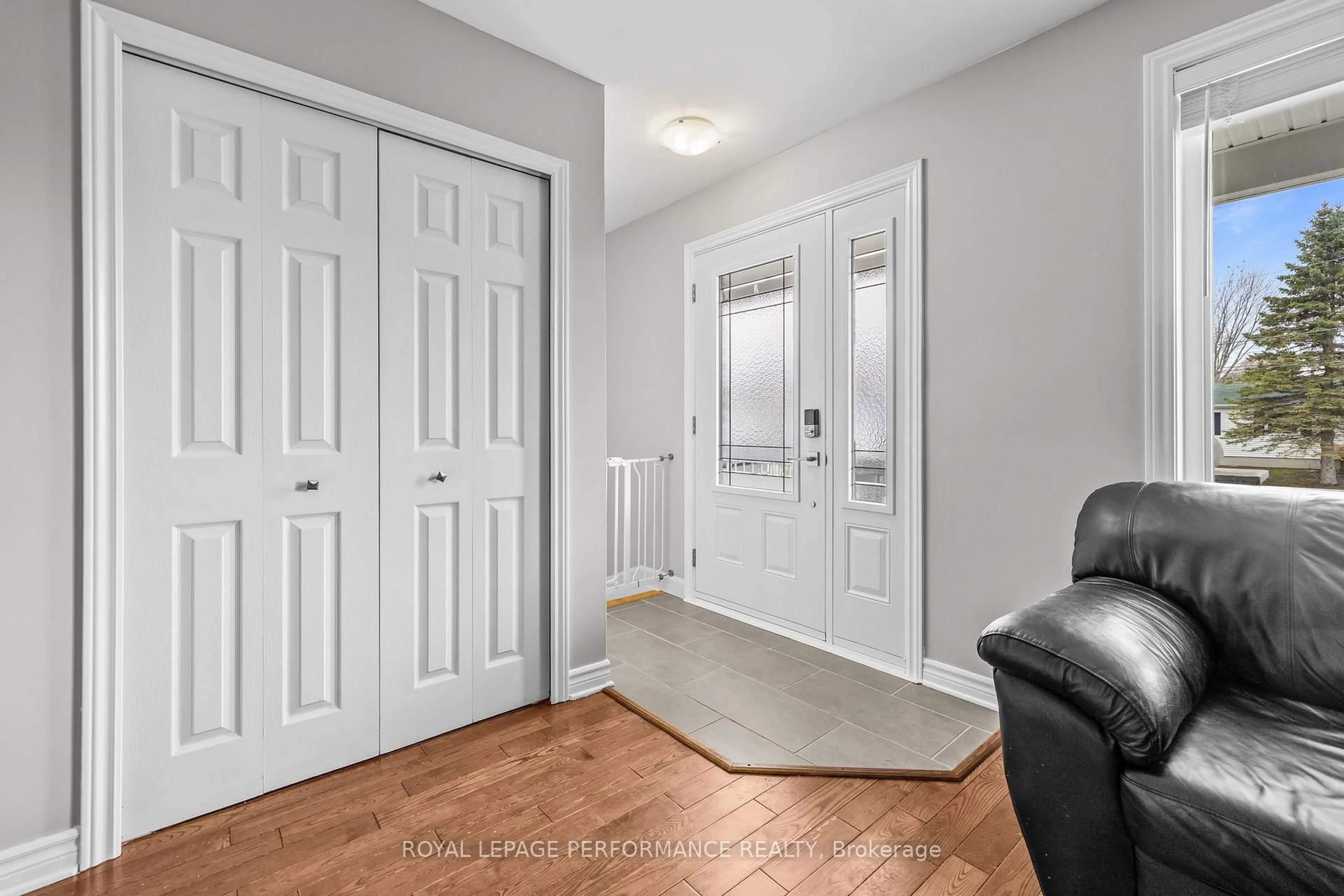Indoor entryway for 14 Maria St, Casselman Ontario K0A 1M0