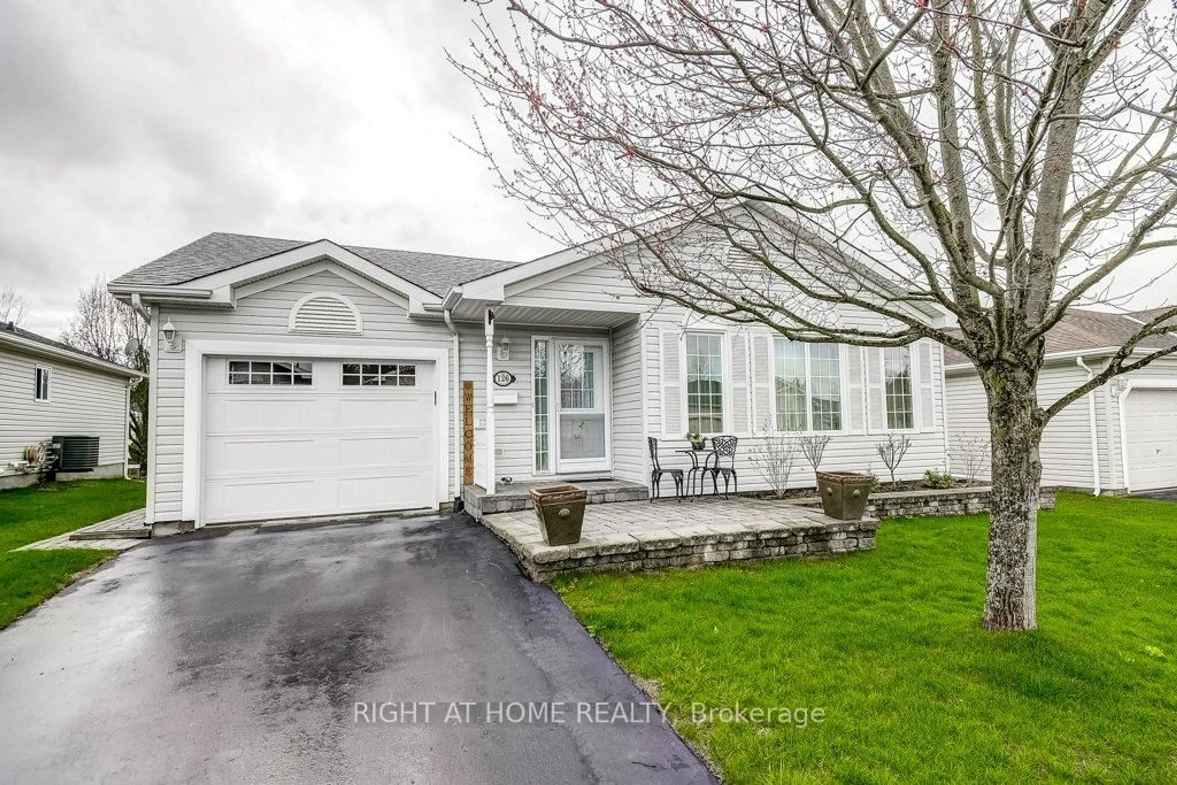 Home with vinyl exterior material, street for 126 Glenariff Dr, Hamilton Ontario L8B 1A5