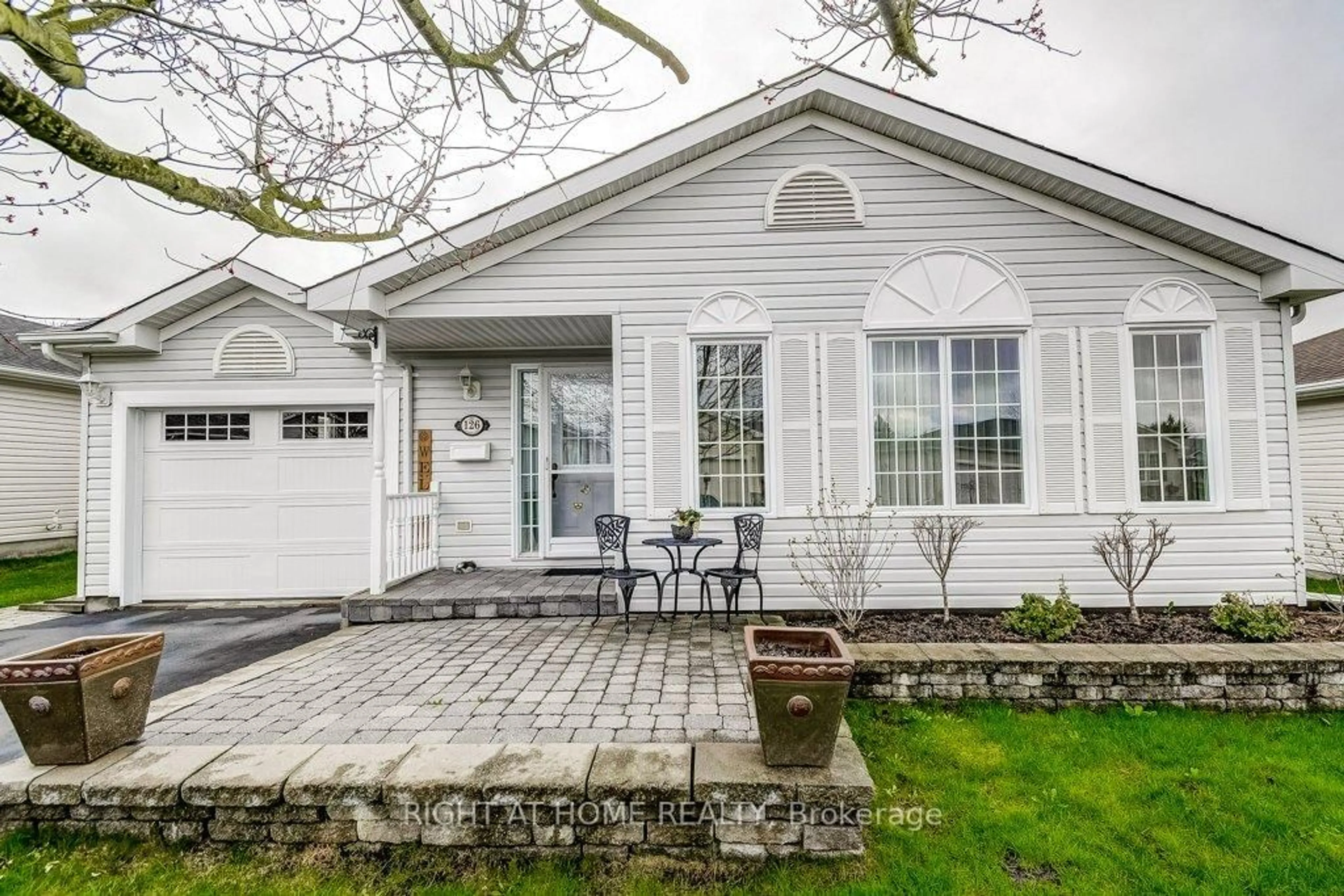 Home with vinyl exterior material, street for 126 Glenariff Dr, Hamilton Ontario L8B 1A5