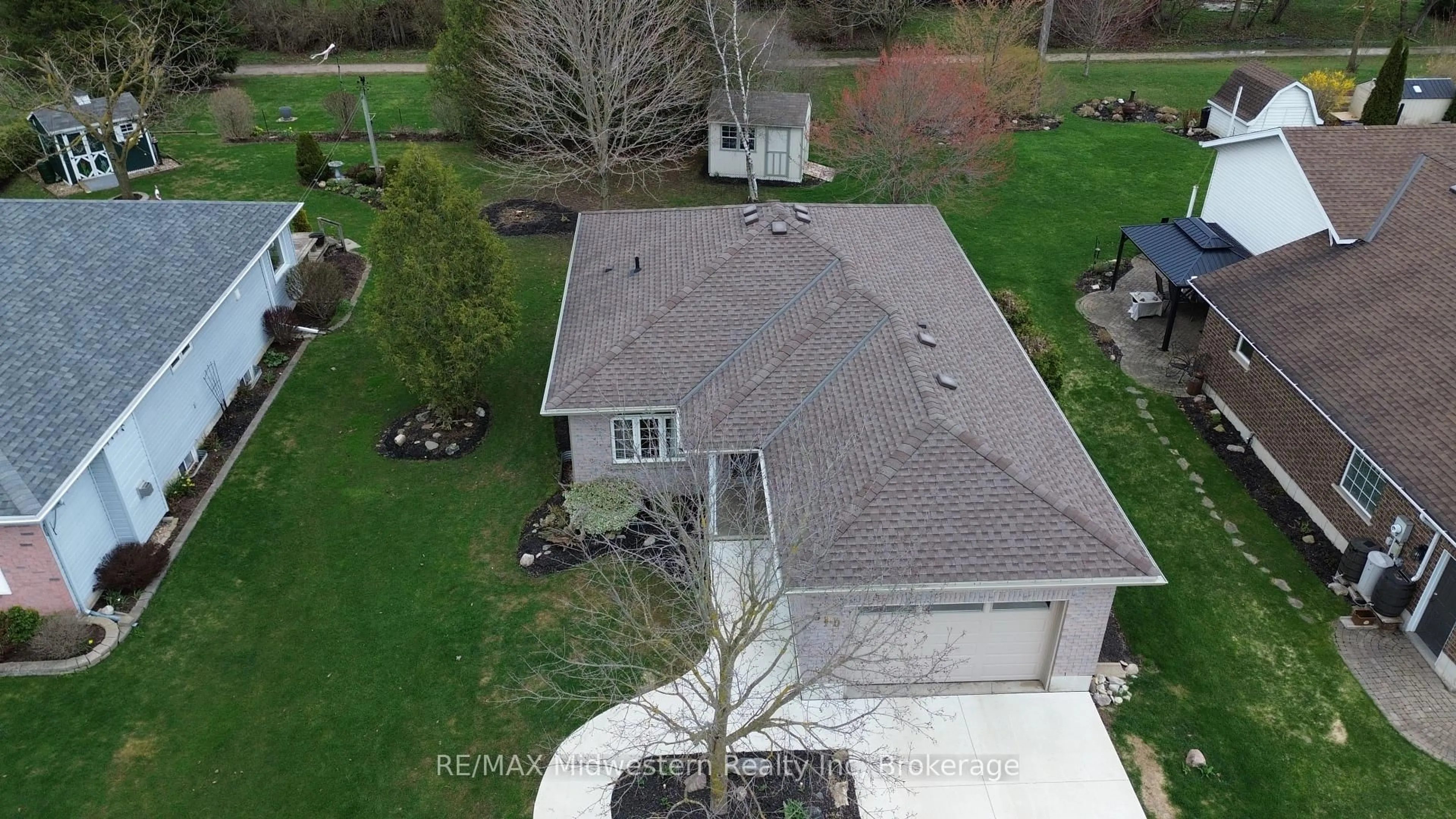 A pic from outside/outdoor area/front of a property/back of a property/a pic from drone, unknown for 380 Havelock Ave, North Perth Ontario N4W 3T4