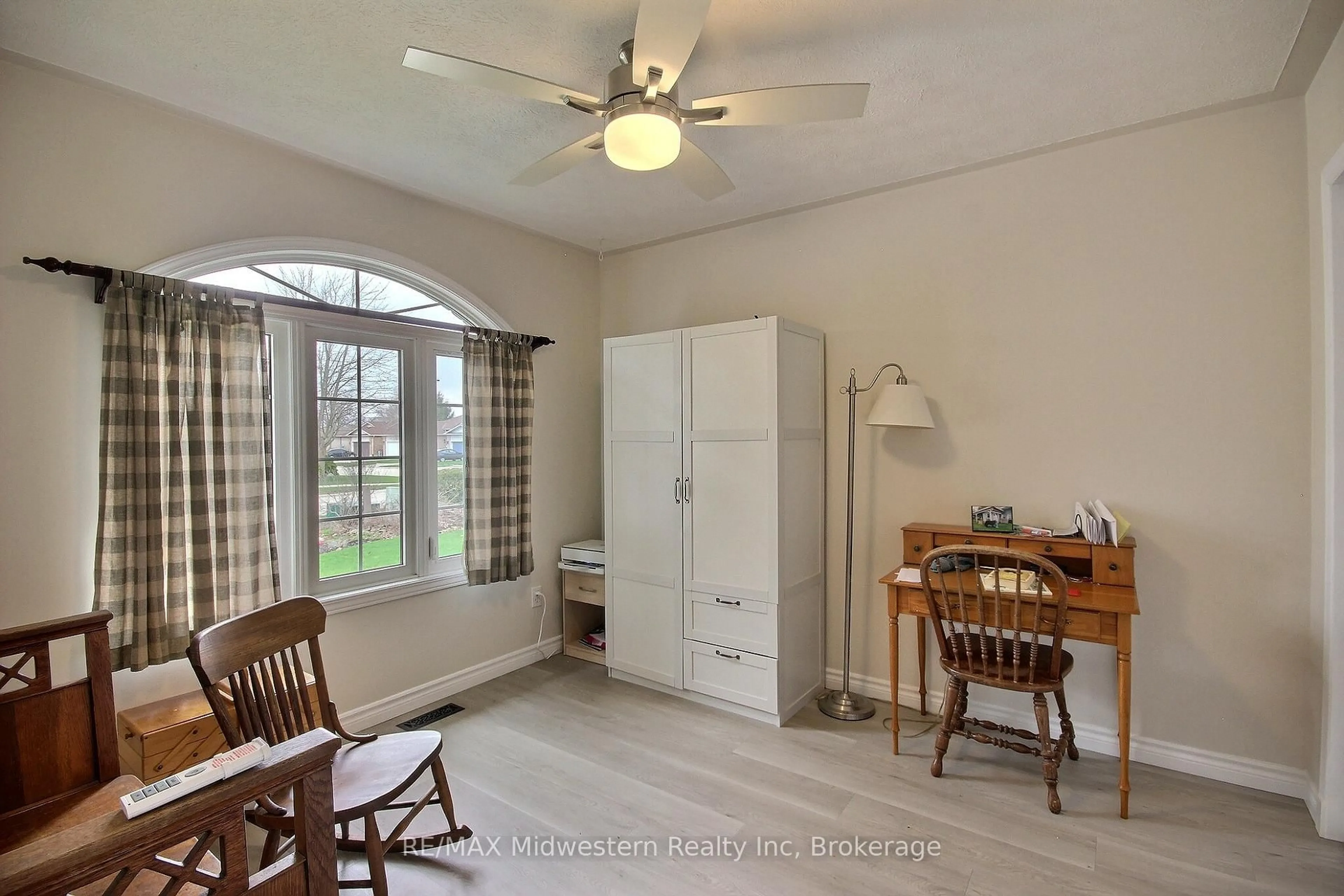 A pic of a room for 380 Havelock Ave, North Perth Ontario N4W 3T4