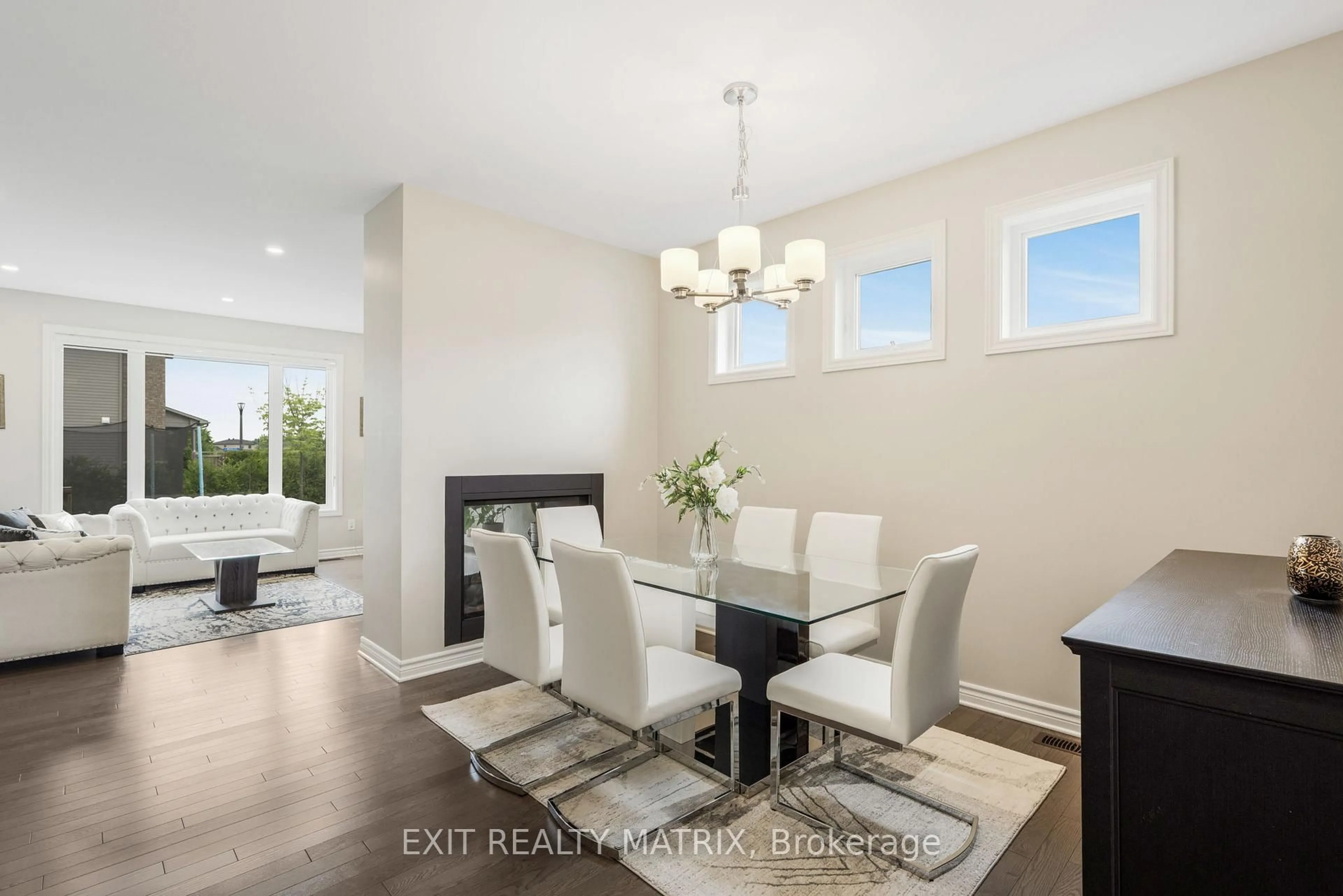 Dining room, unknown for 700 Namur St, Russell Ontario K0A 1W0