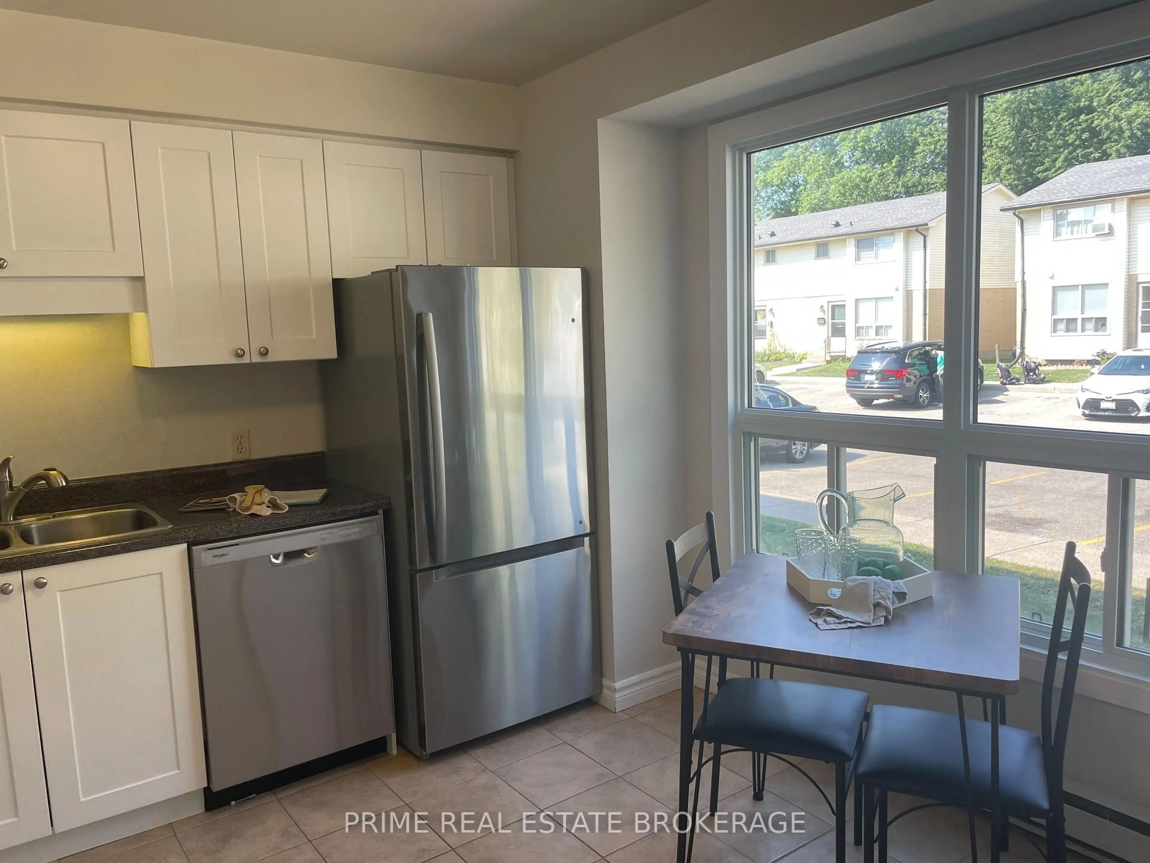 Standard kitchen, unknown for 135 BELMONT Dr #67, London South Ontario N6J 4J3