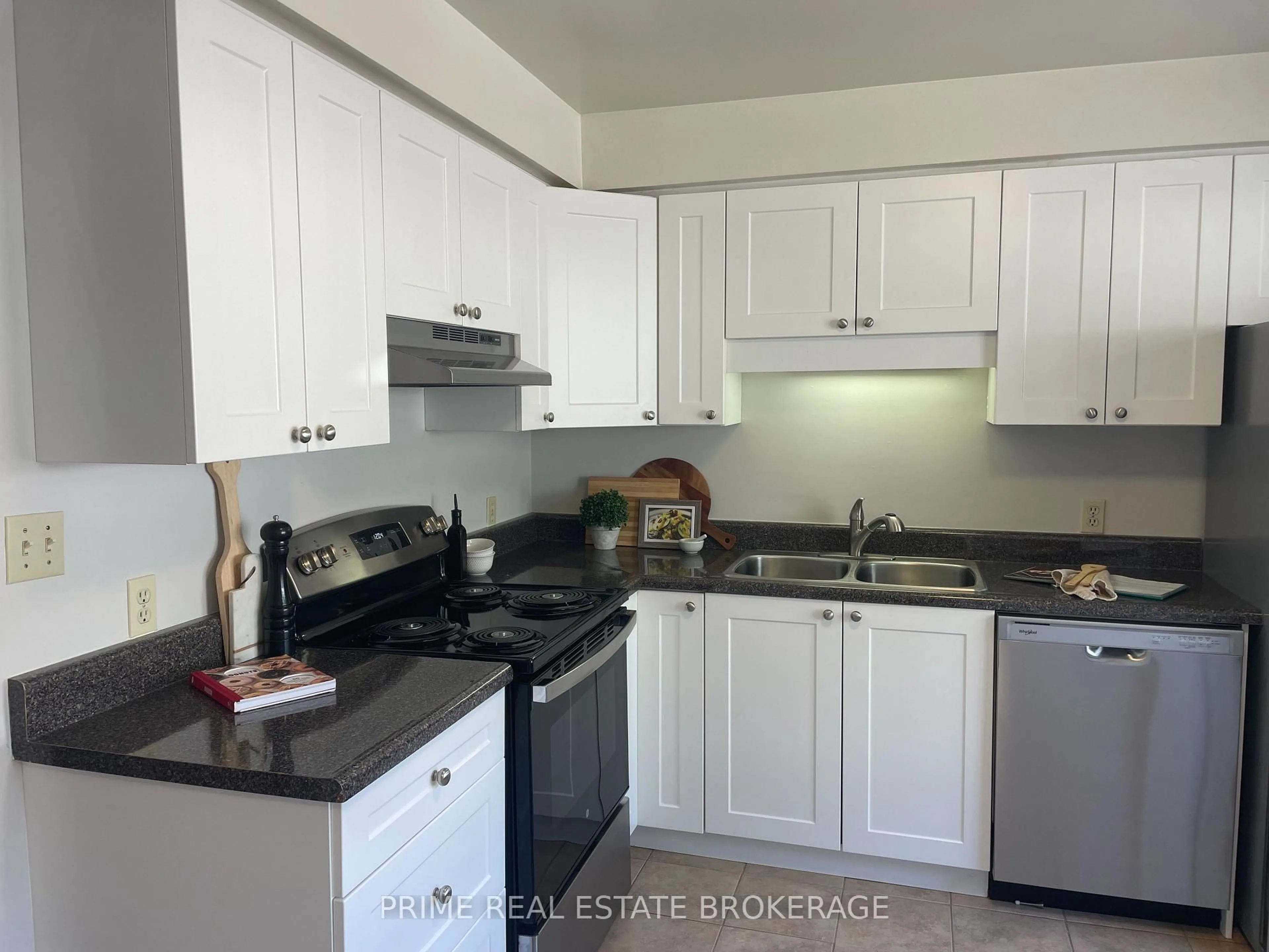 Standard kitchen, unknown for 135 BELMONT Dr #67, London South Ontario N6J 4J3