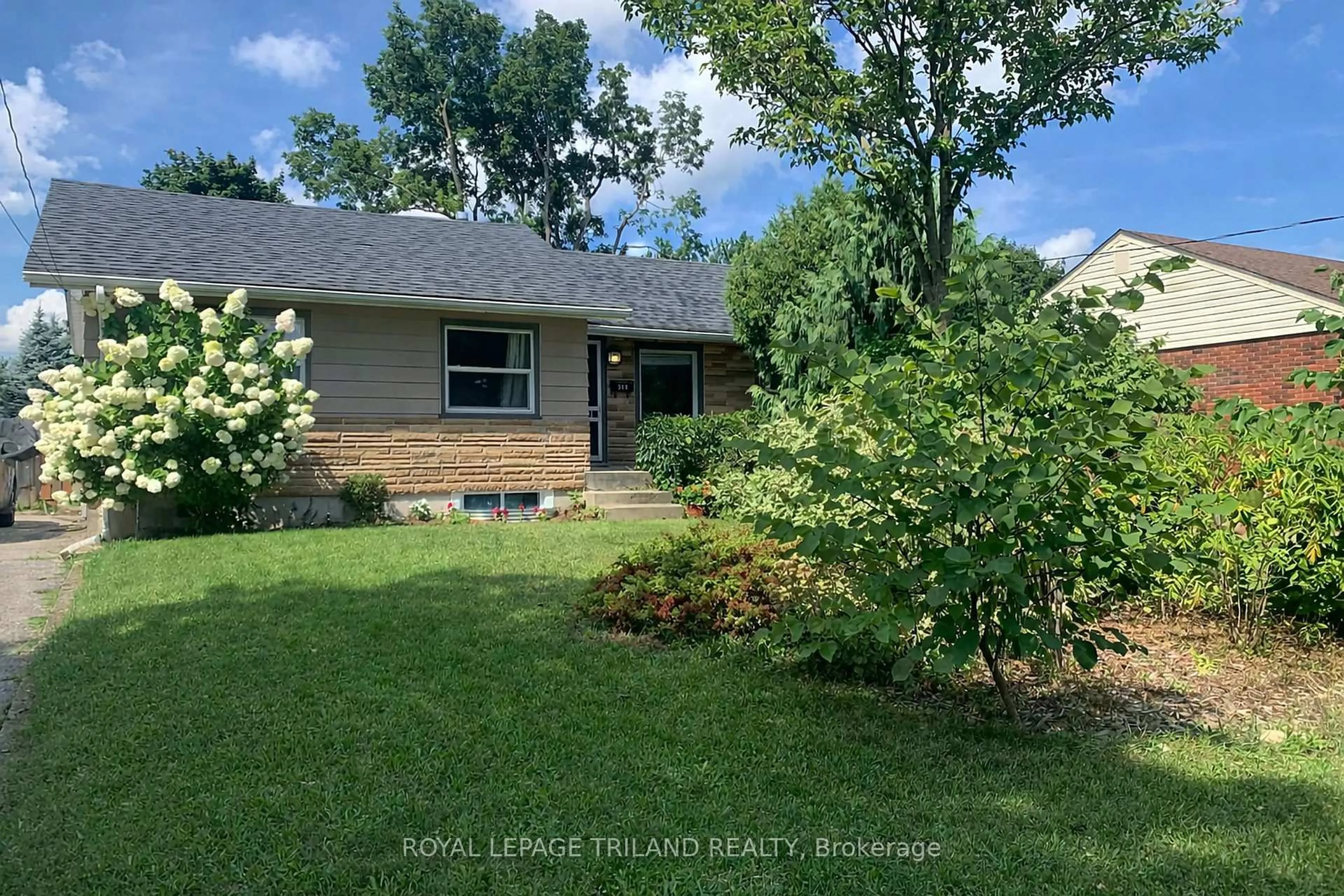 Home with vinyl exterior material, street for 363 Reynolds Rd, London South Ontario N6K 2P8