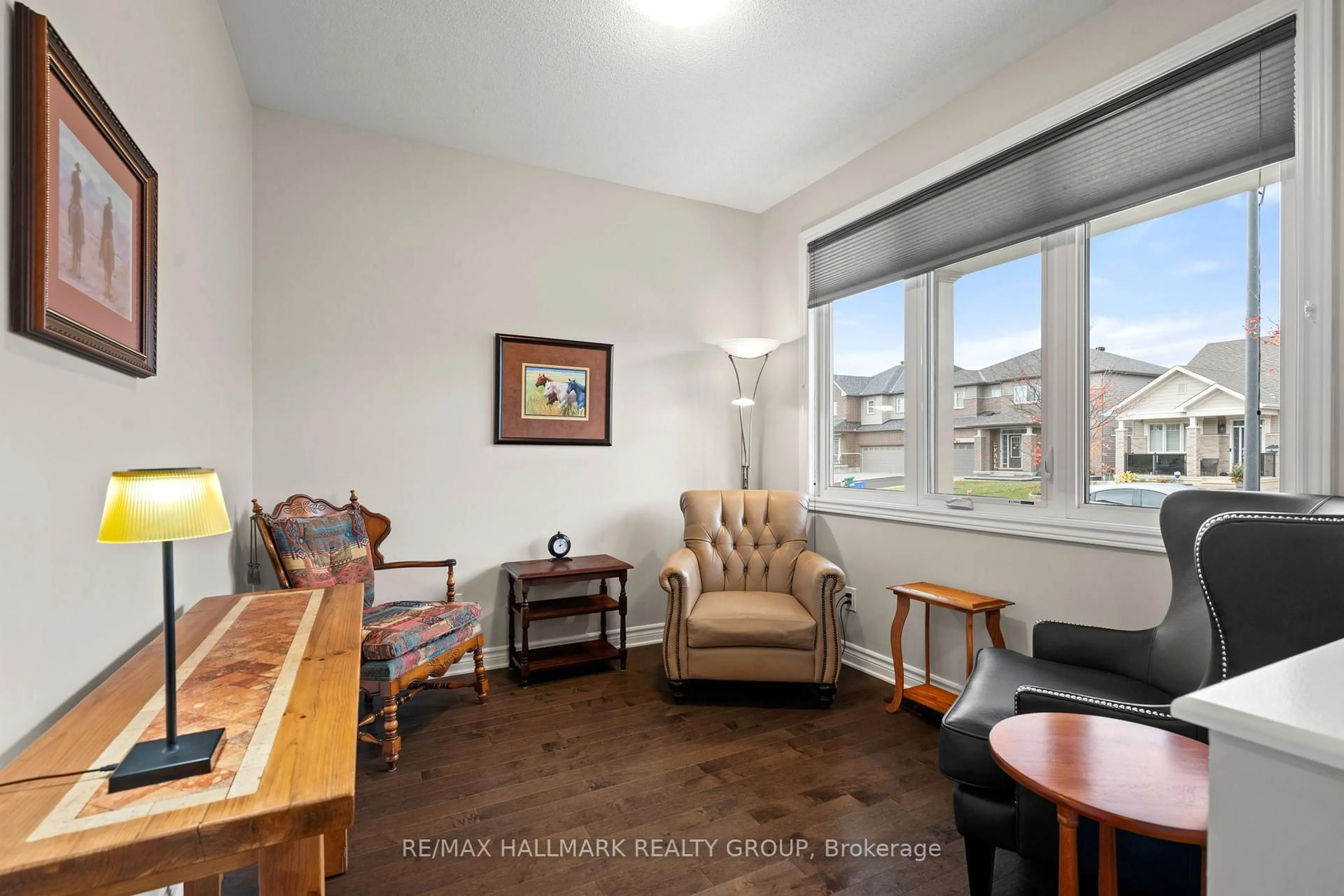 Living room with furniture, unknown for 321 Hepatica Way, Ottawa Ontario K4A 0Y9