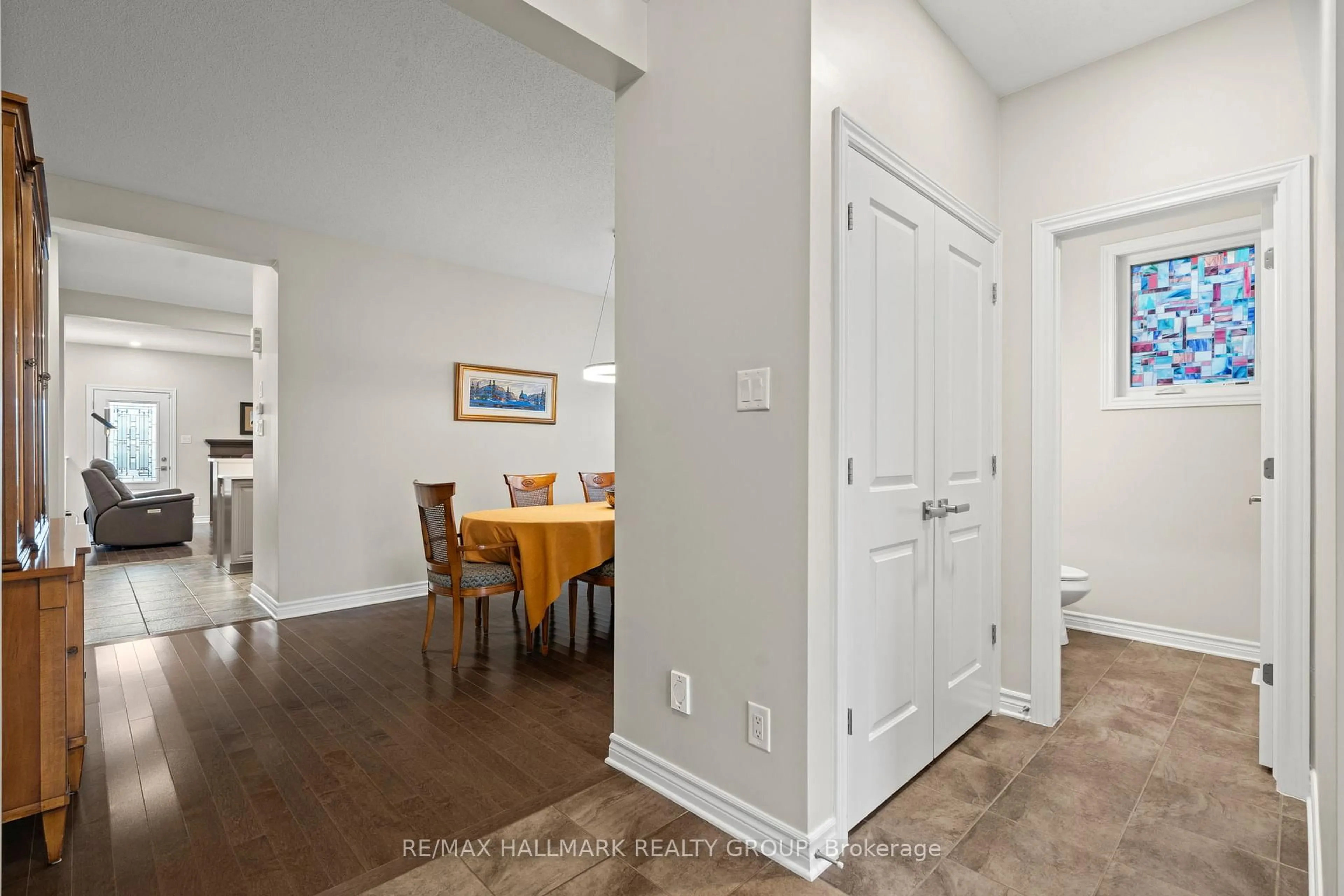 Unknown for 321 Hepatica Way, Ottawa Ontario K4A 0Y9