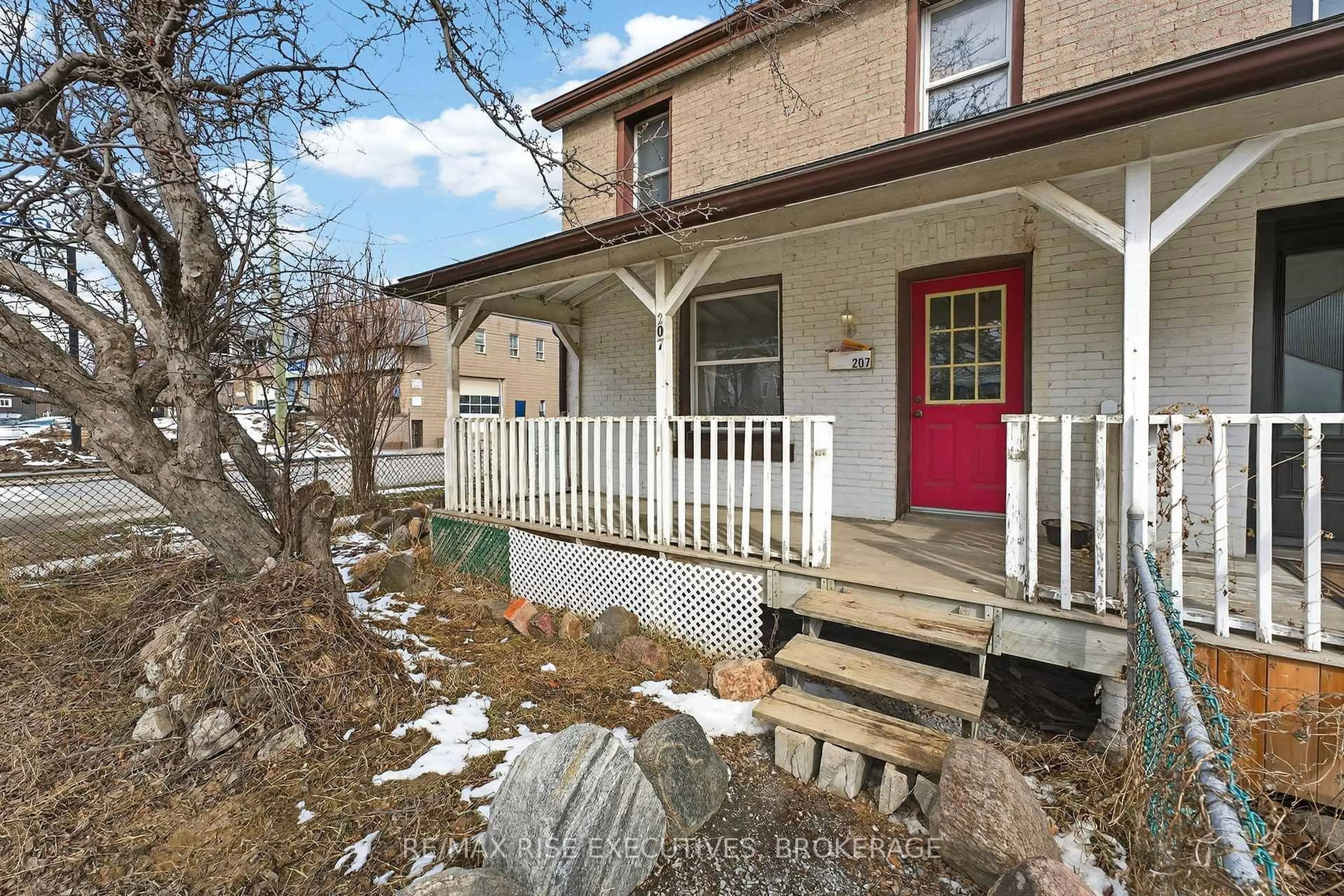 Unknown for 207 Concession St, Kingston Ontario K7K 2B4