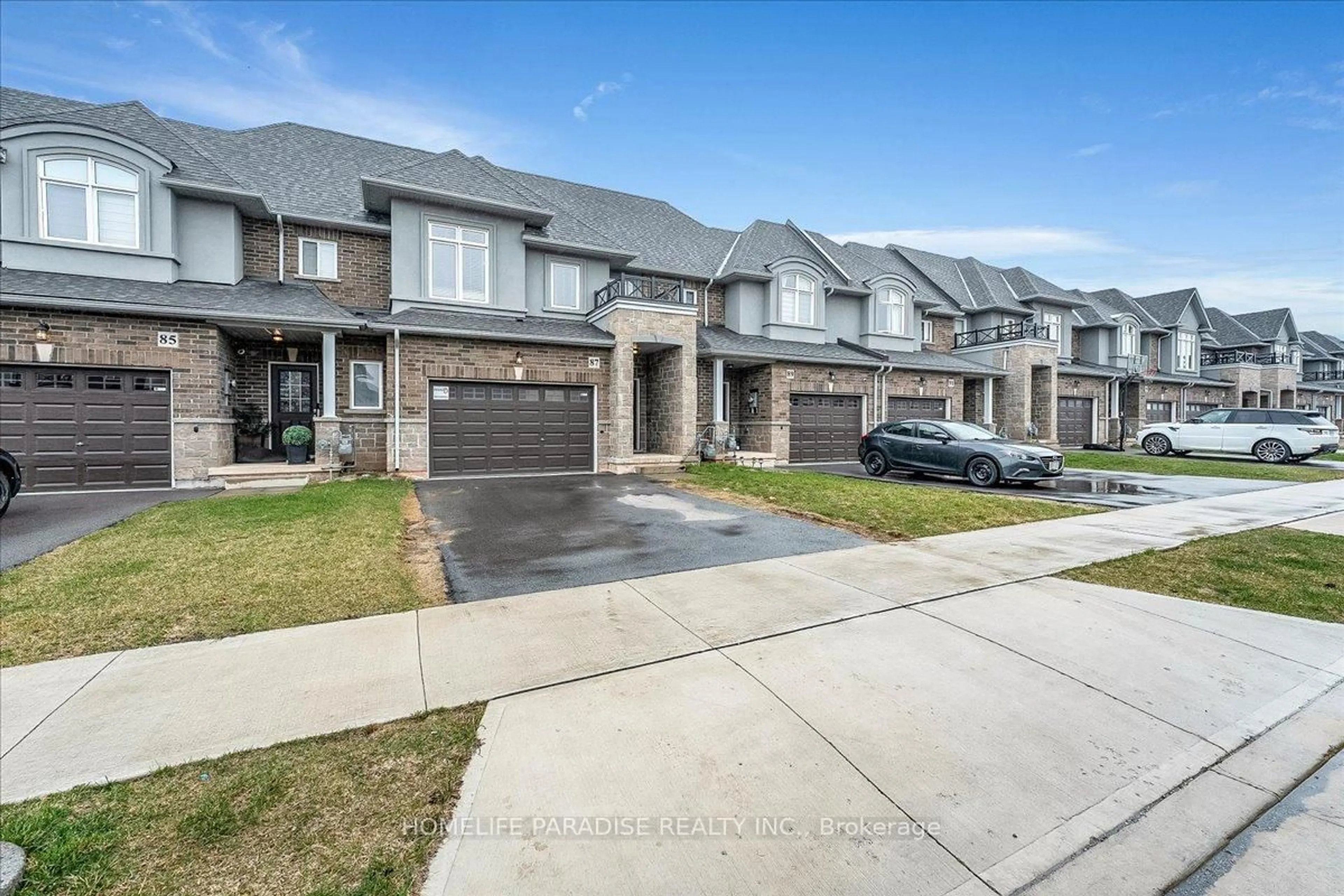 A pic from outside/outdoor area/front of a property/back of a property/a pic from drone, street for 87 Pinot Cres, Hamilton Ontario L8E 0J9