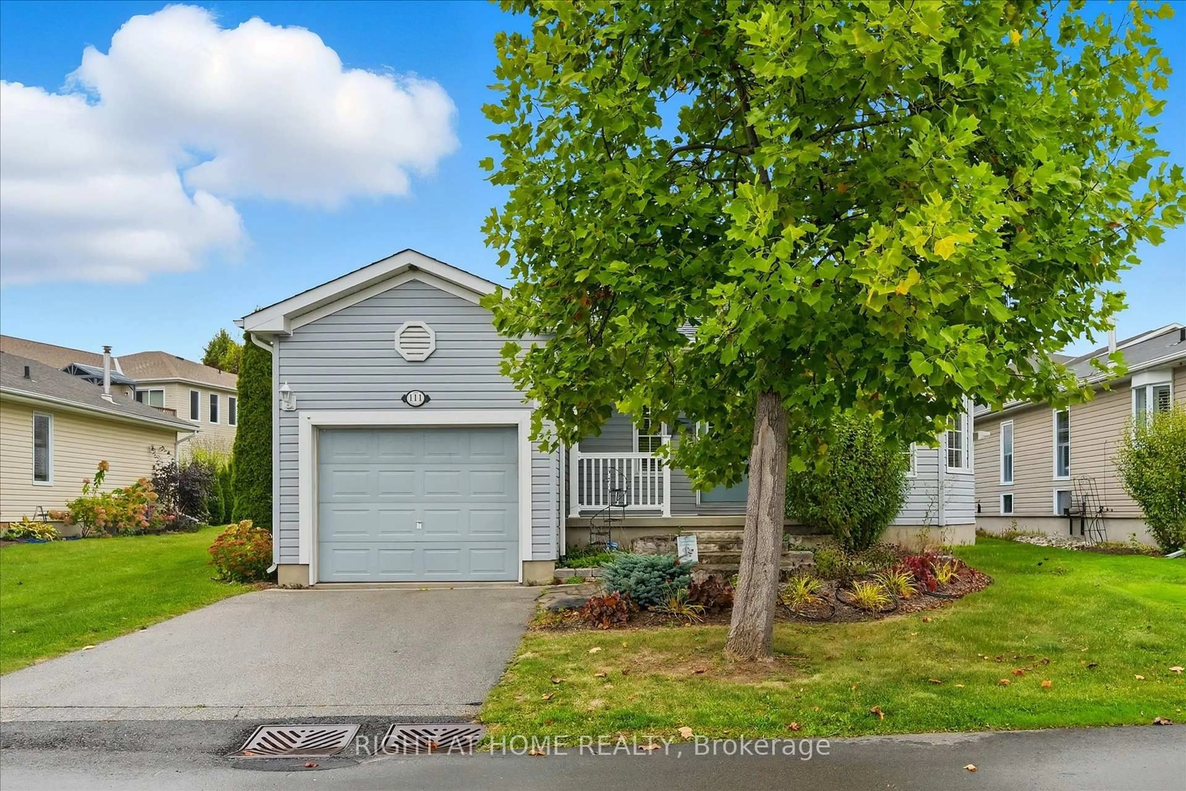 Home with vinyl exterior material, street for 111 Gracehill Cres, Hamilton Ontario L8B 1A5