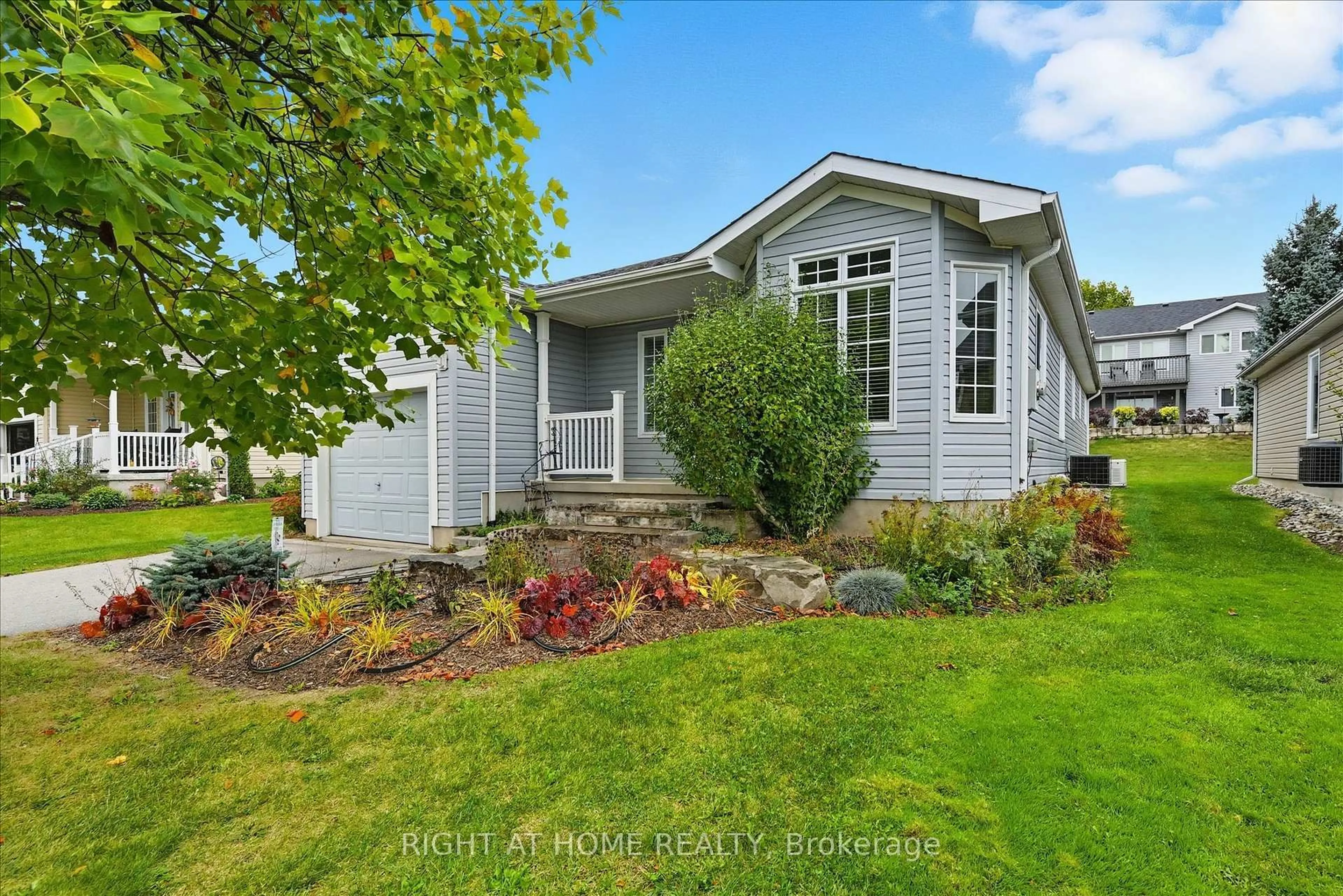 Home with vinyl exterior material, unknown for 111 Gracehill Cres, Hamilton Ontario L8B 1A5