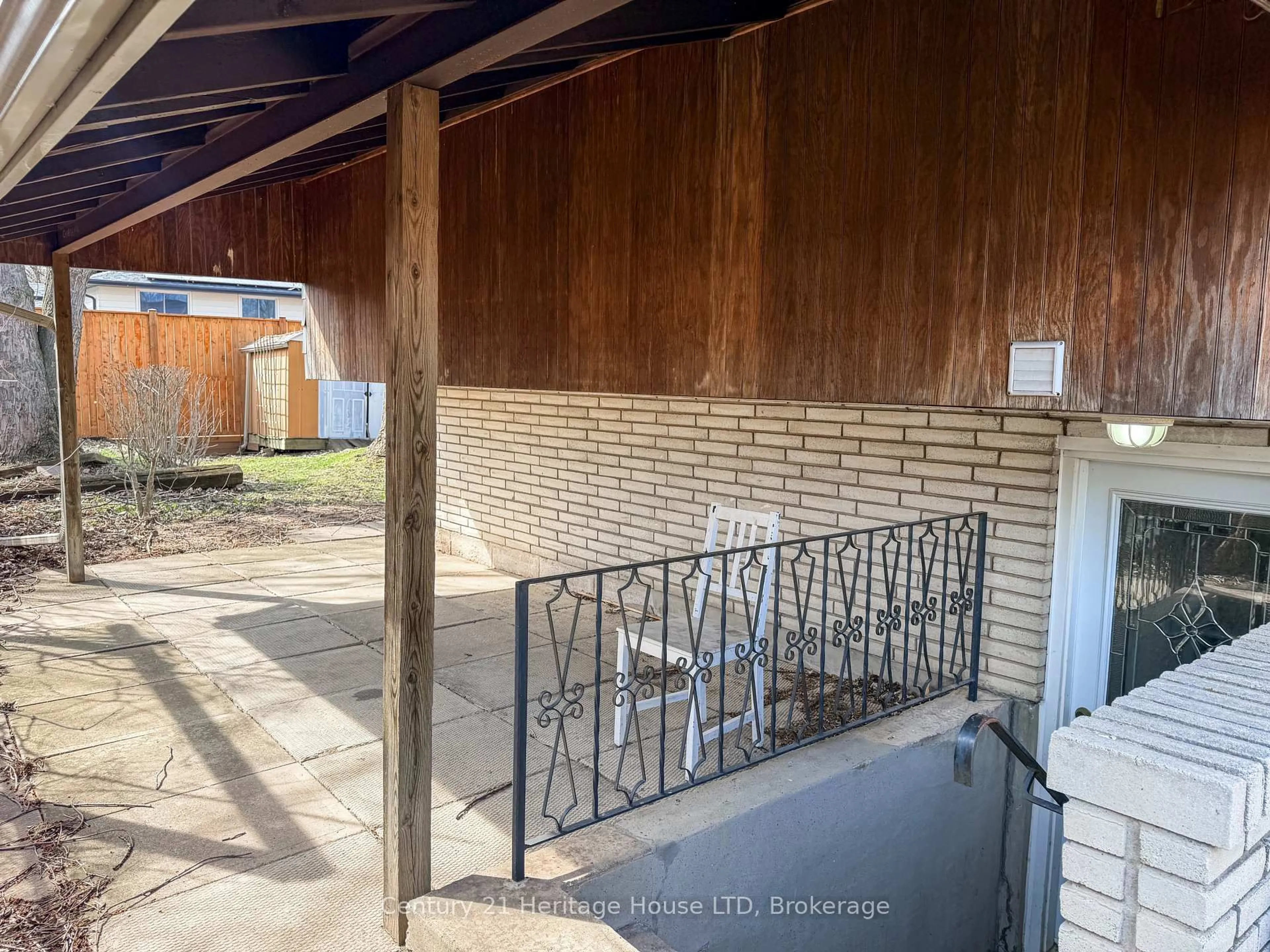 Unknown for 387 First Ave, Welland Ontario L3C 5R3