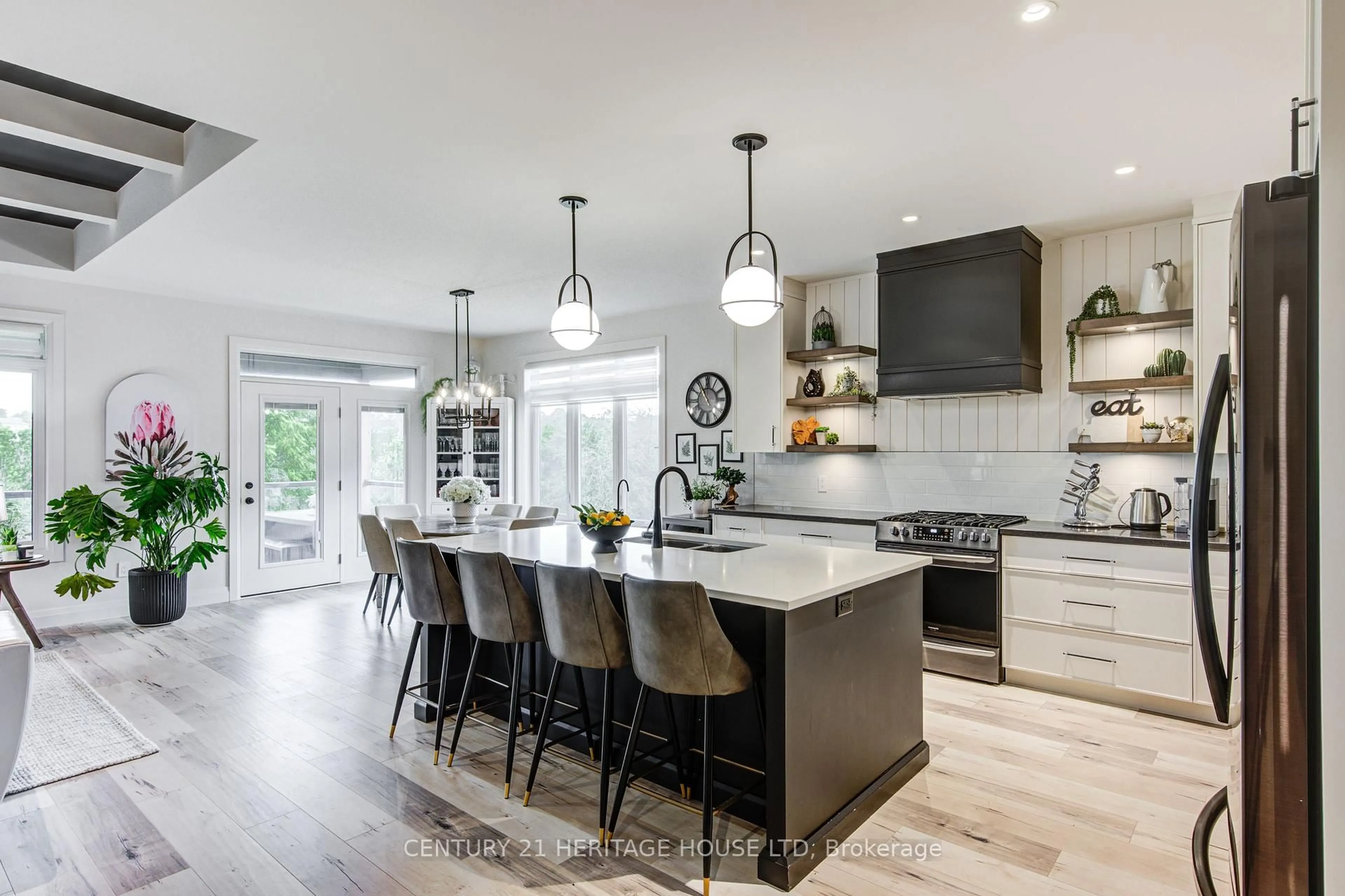 Open concept kitchen, unknown for 27 Ridgewood Cres, St. Marys Ontario N4X 1E8