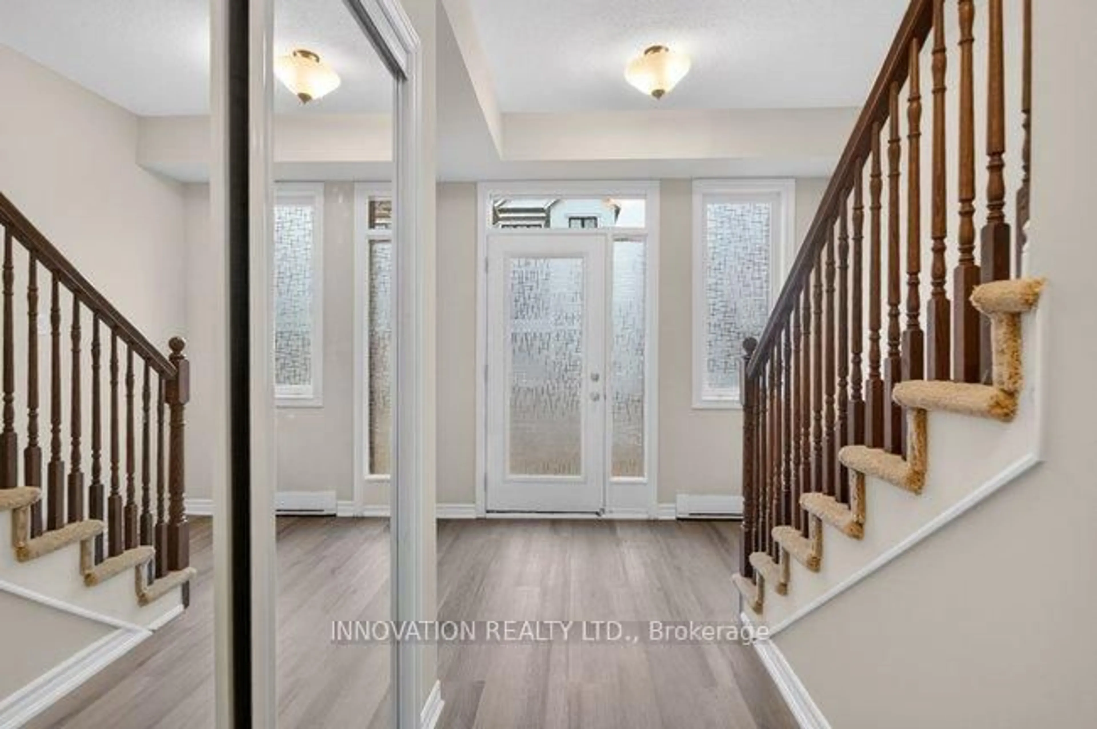 Indoor entryway for 16 Caspian Row, Ottawa Ontario K2V 0R7