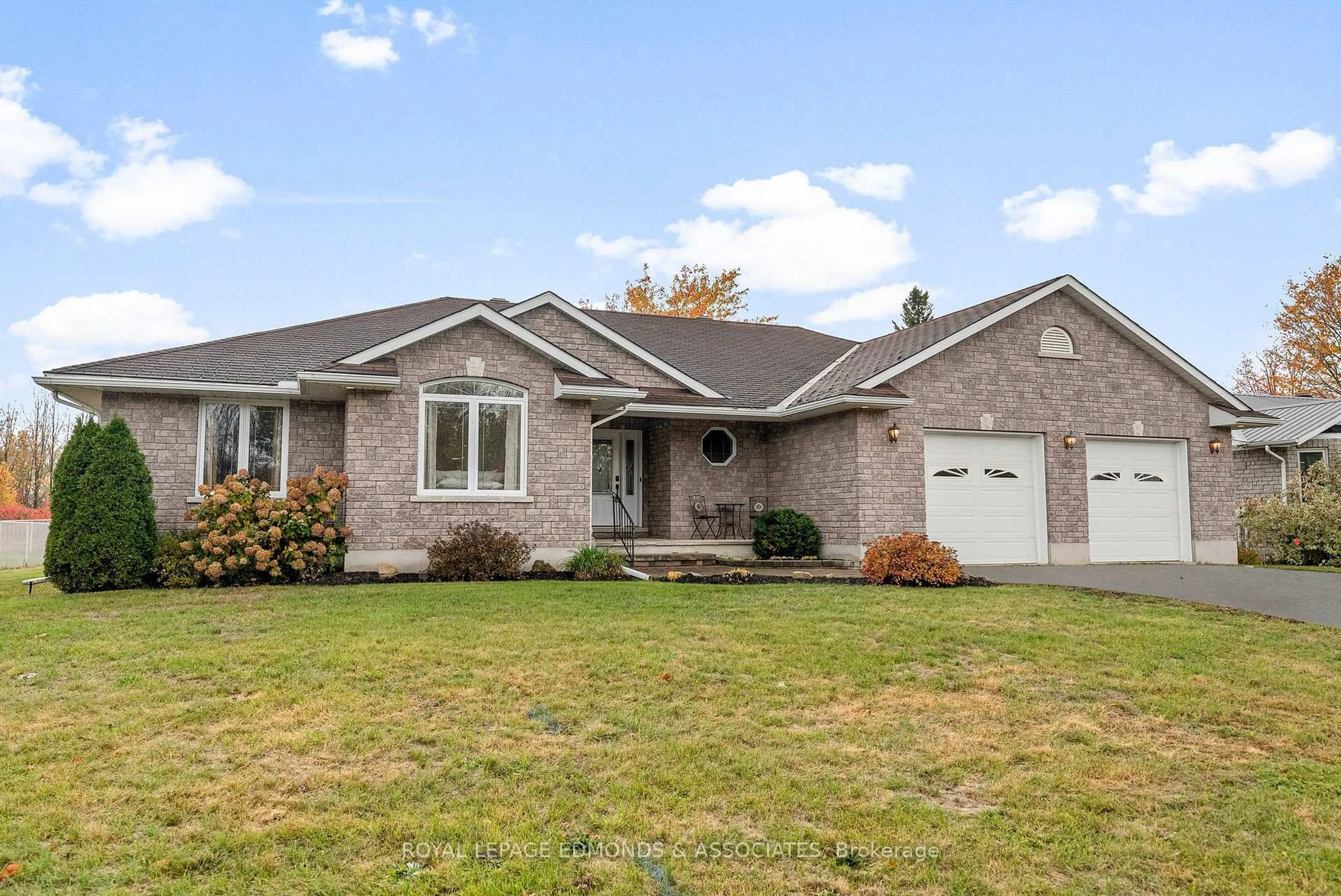 Home with brick exterior material, street for 17 Minto St, Beachburg Ontario K0J 1C0