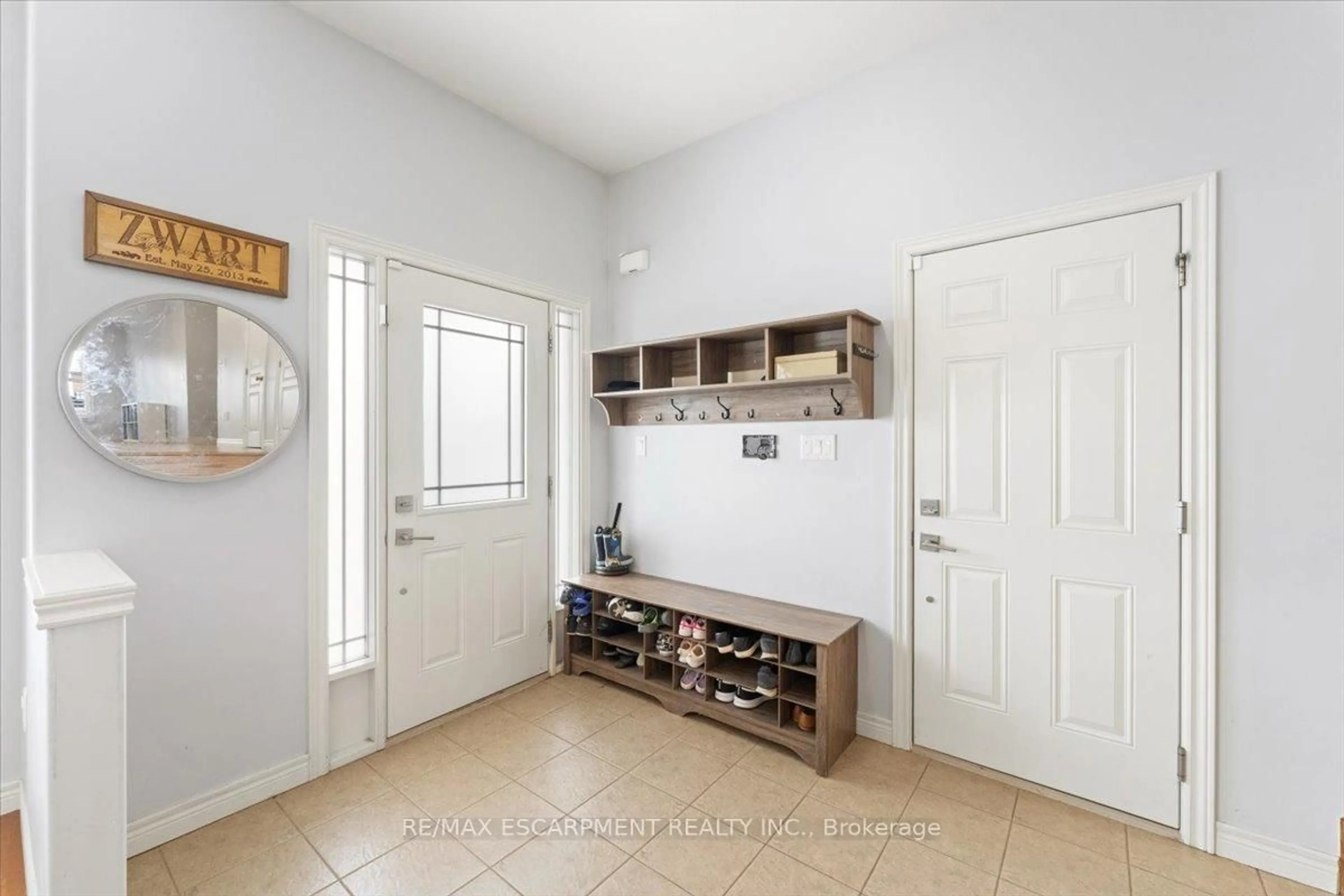 Indoor entryway for 66 Magnificent Way, Hamilton Ontario L0R 1C0