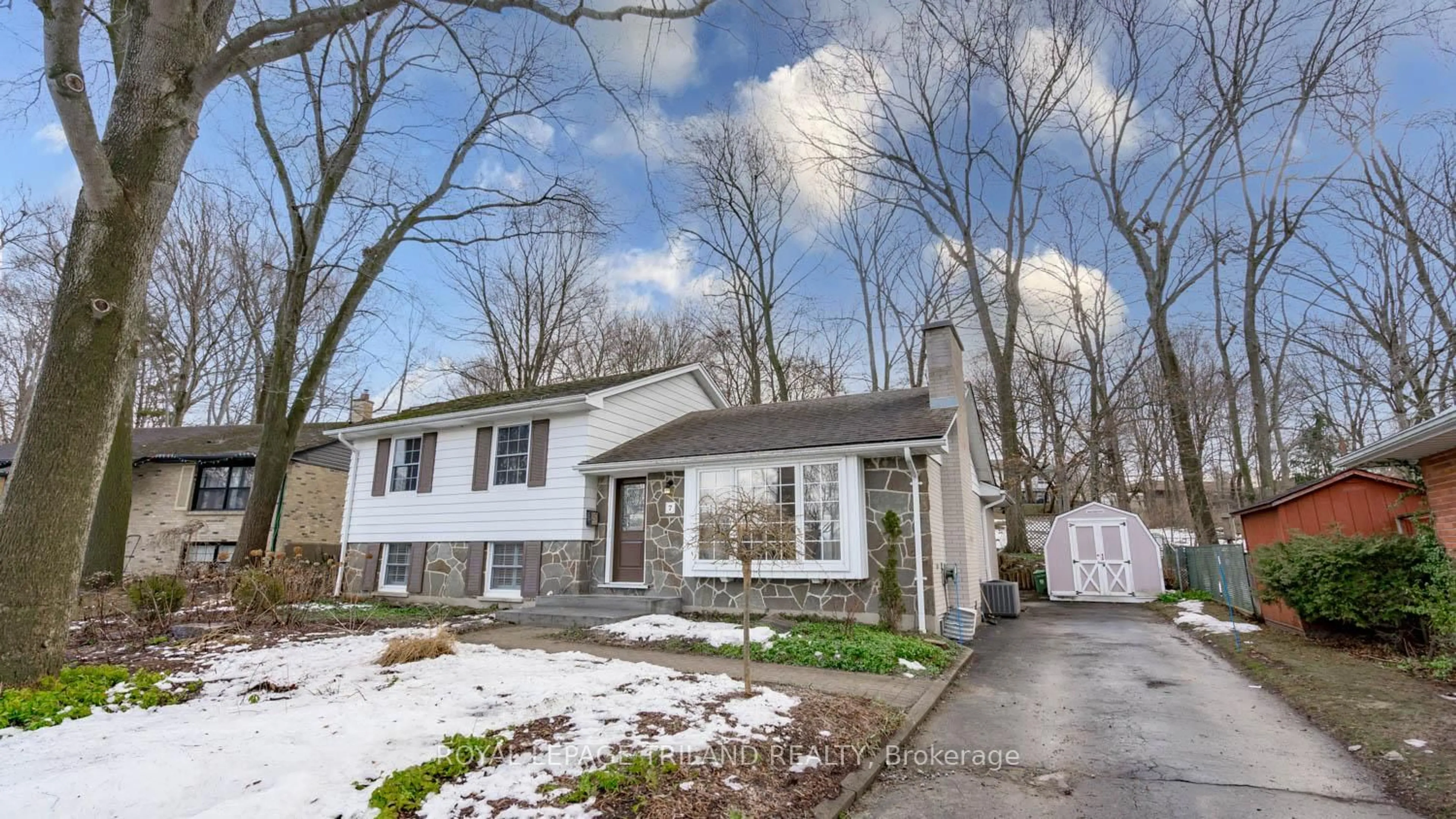 Home with brick exterior material, street for 7 Briarhill Pl, London East Ontario N5Y 1P7