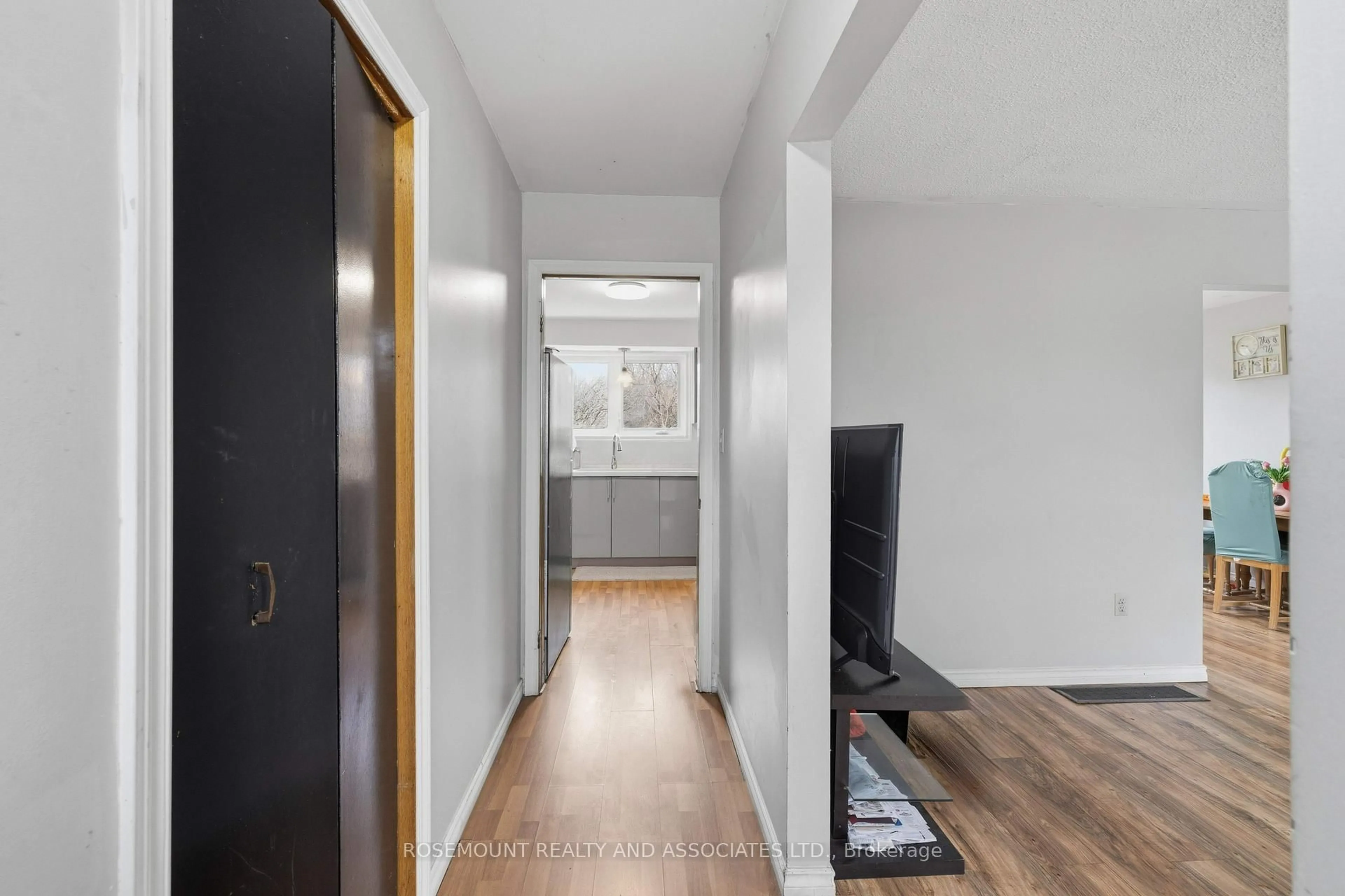 Indoor entryway for 287 Sutherland Dr, Kingston Ontario K7K 5Y6