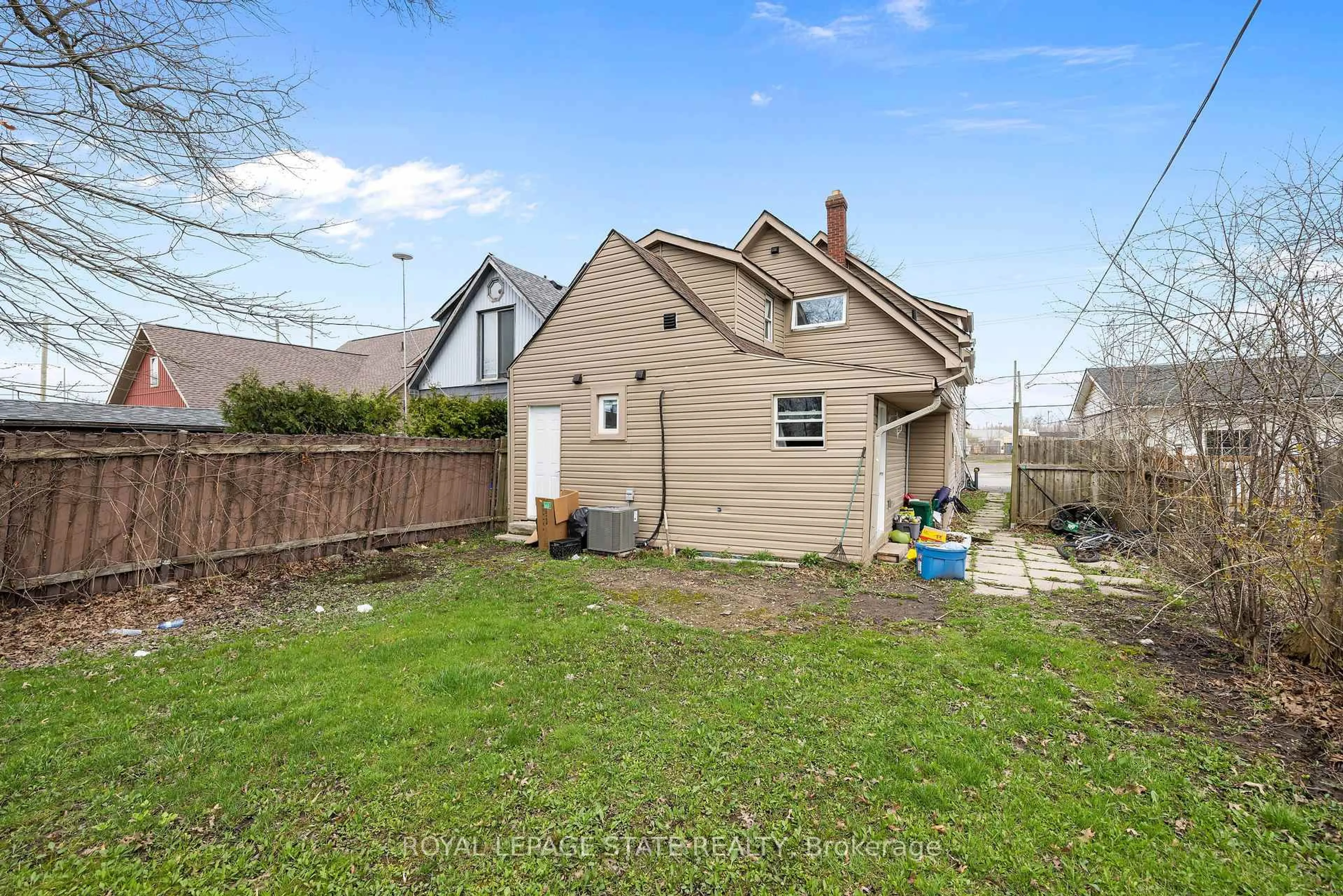 Unknown for 313 Gilmore Rd, Fort Erie Ontario L2A 2M9