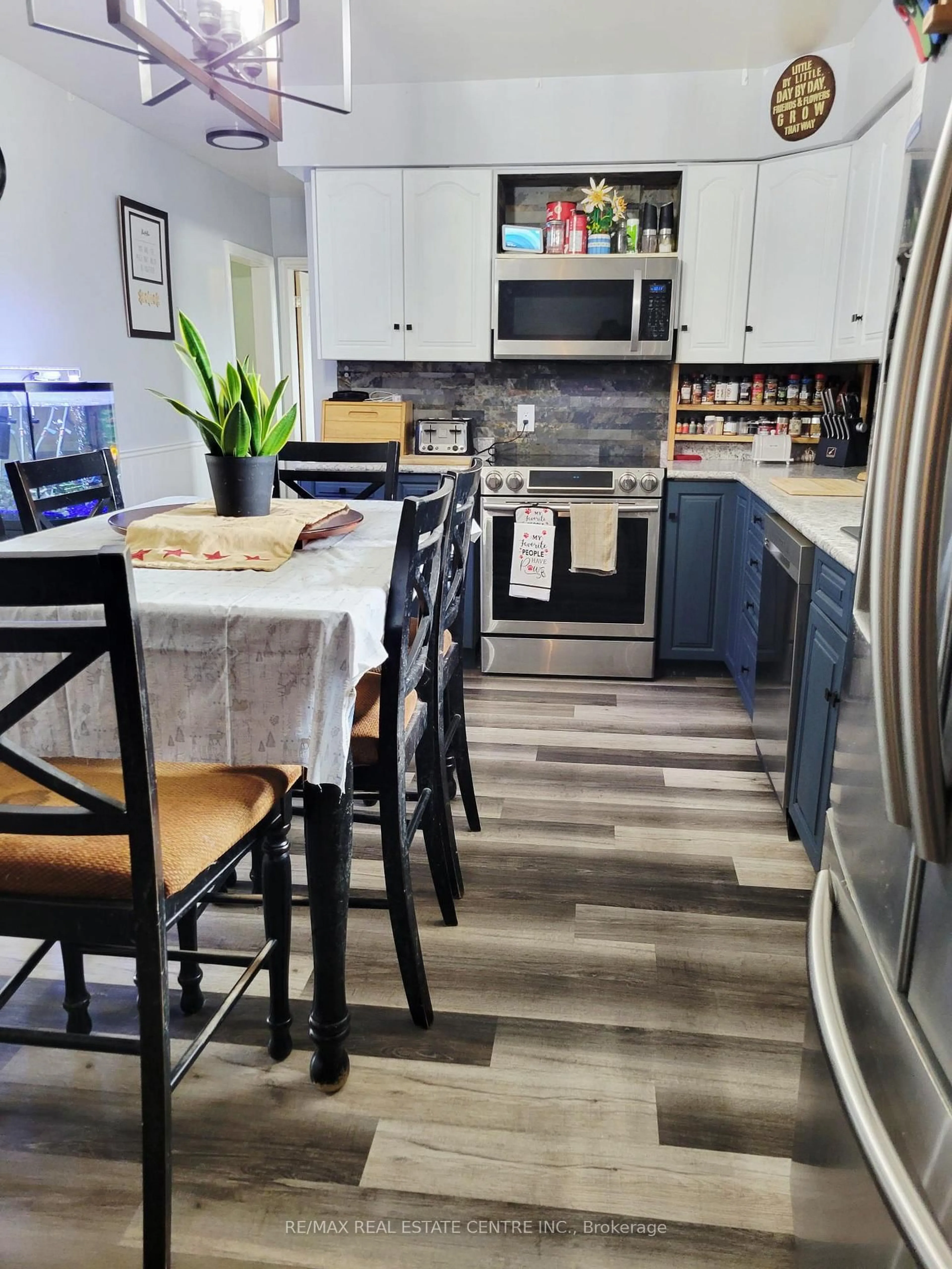 Open concept kitchen, unknown for 127 Hunter St, Grey Highlands Ontario N0G 1R0