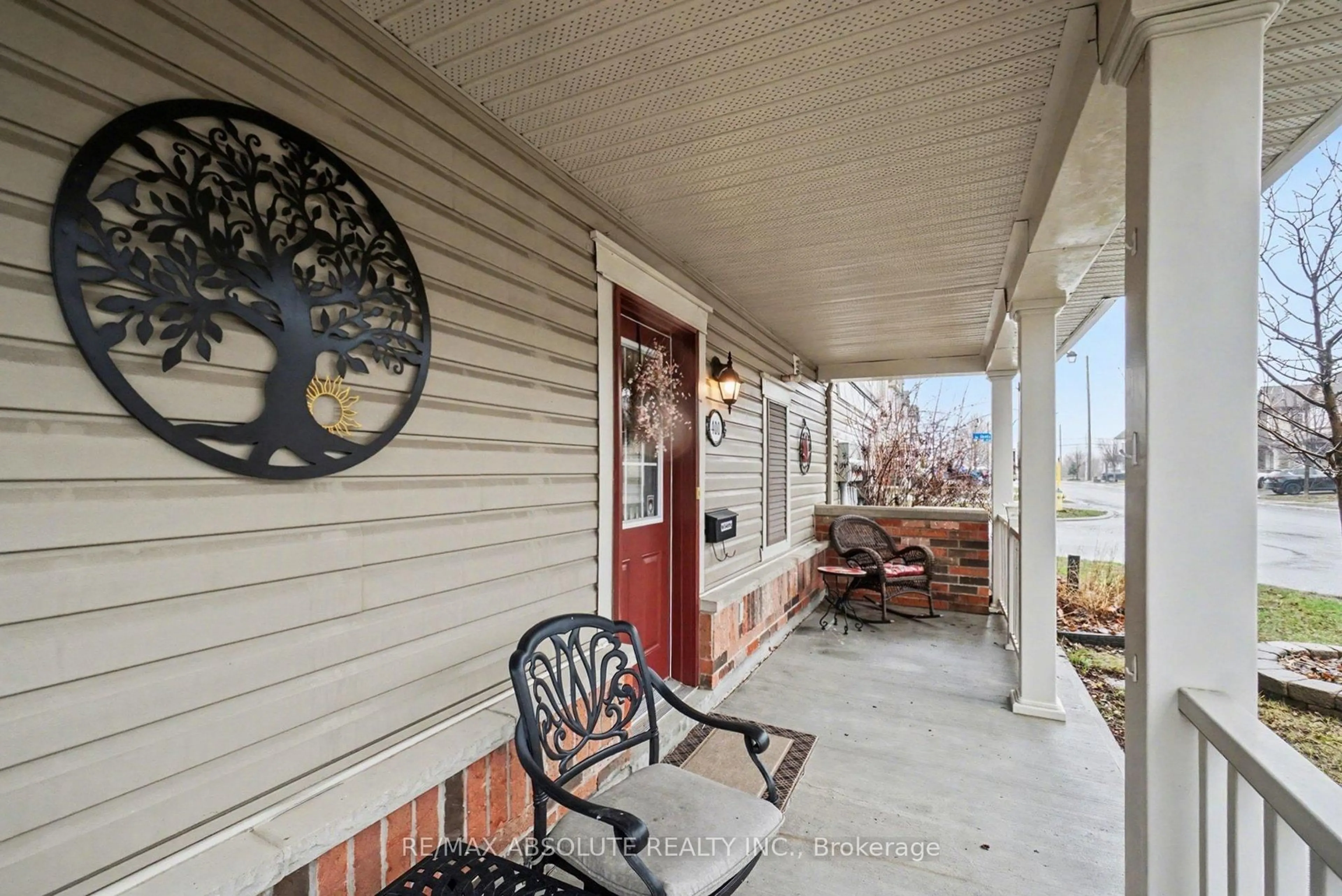 Patio, street for 400 Santa Anna Lane, Ottawa Ontario K2S 0M1