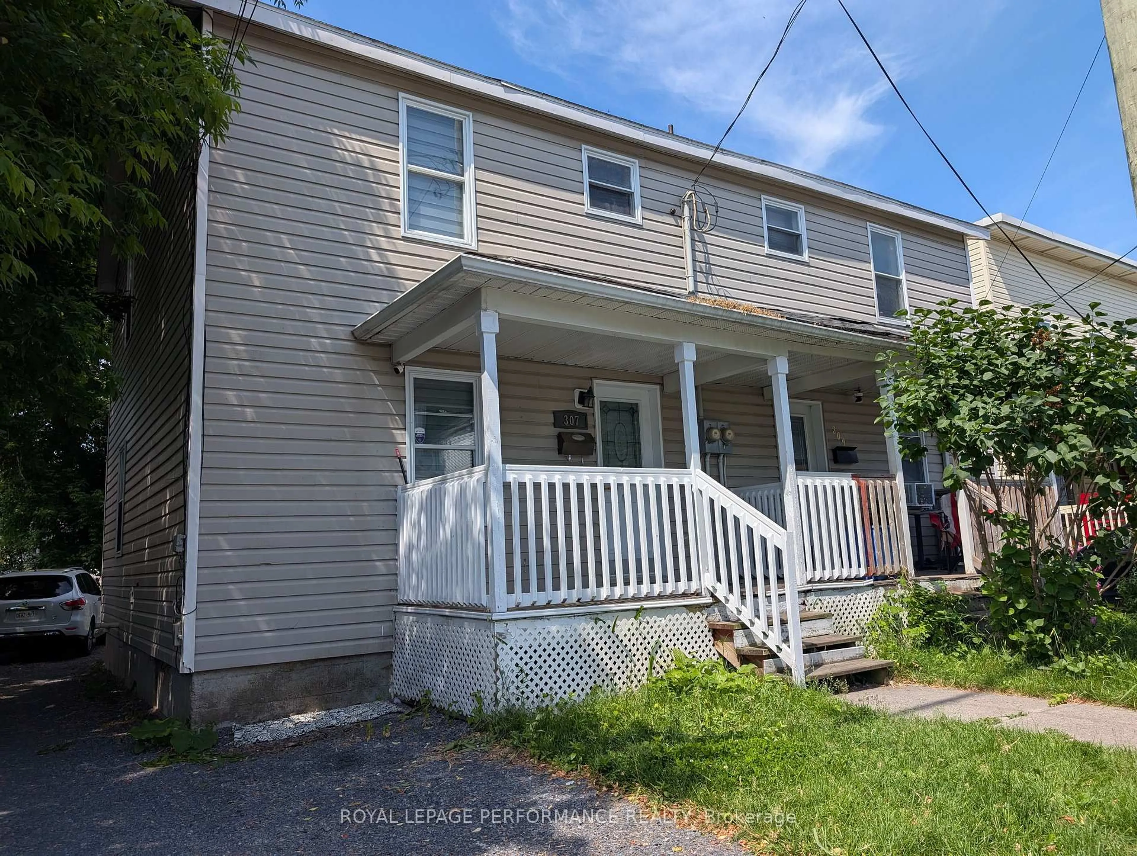 Unknown for 307-309 Prince Arthure St, Cornwall Ontario K6H 4P1