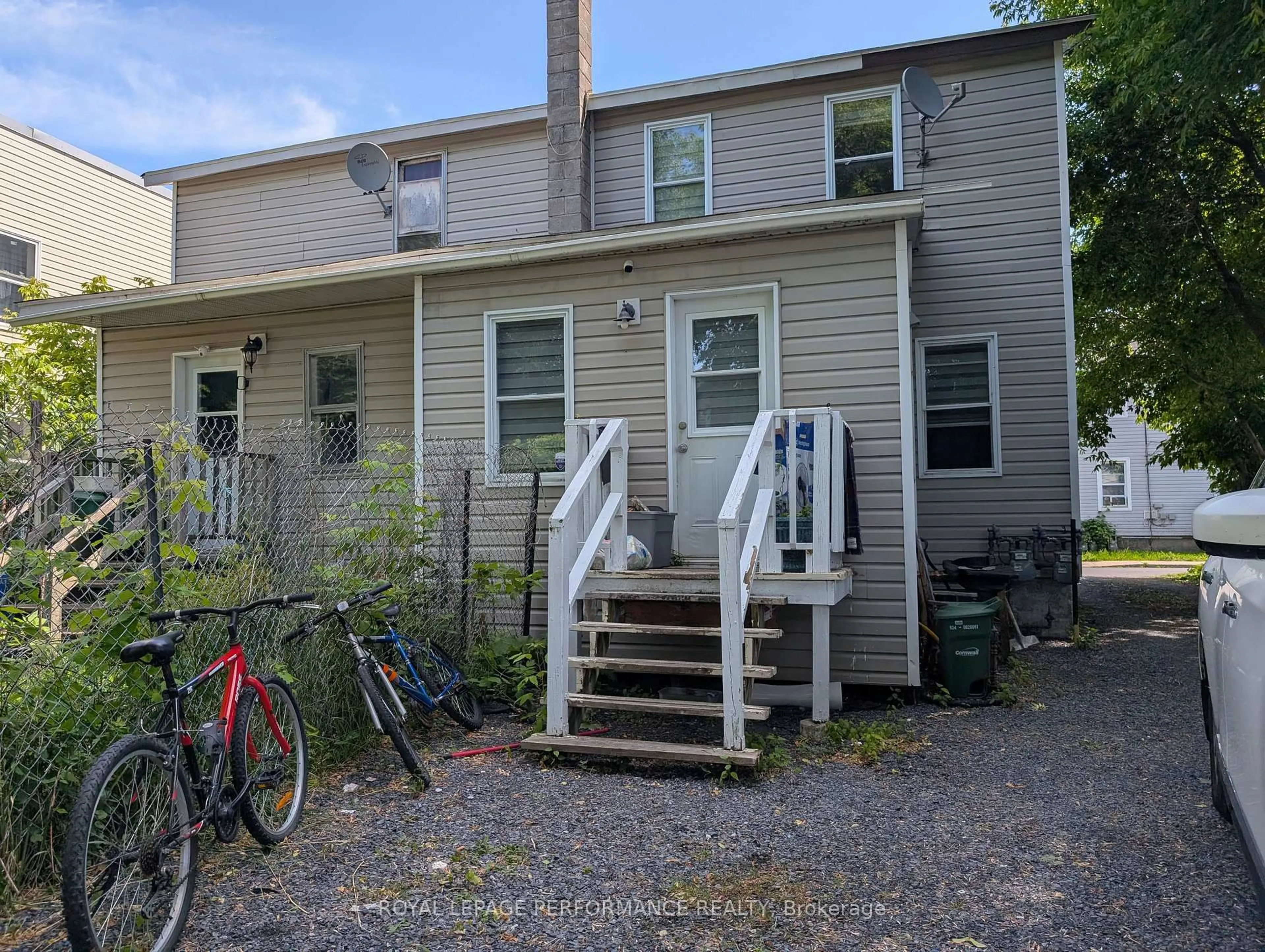 Unknown for 307-309 Prince Arthure St, Cornwall Ontario K6H 4P1