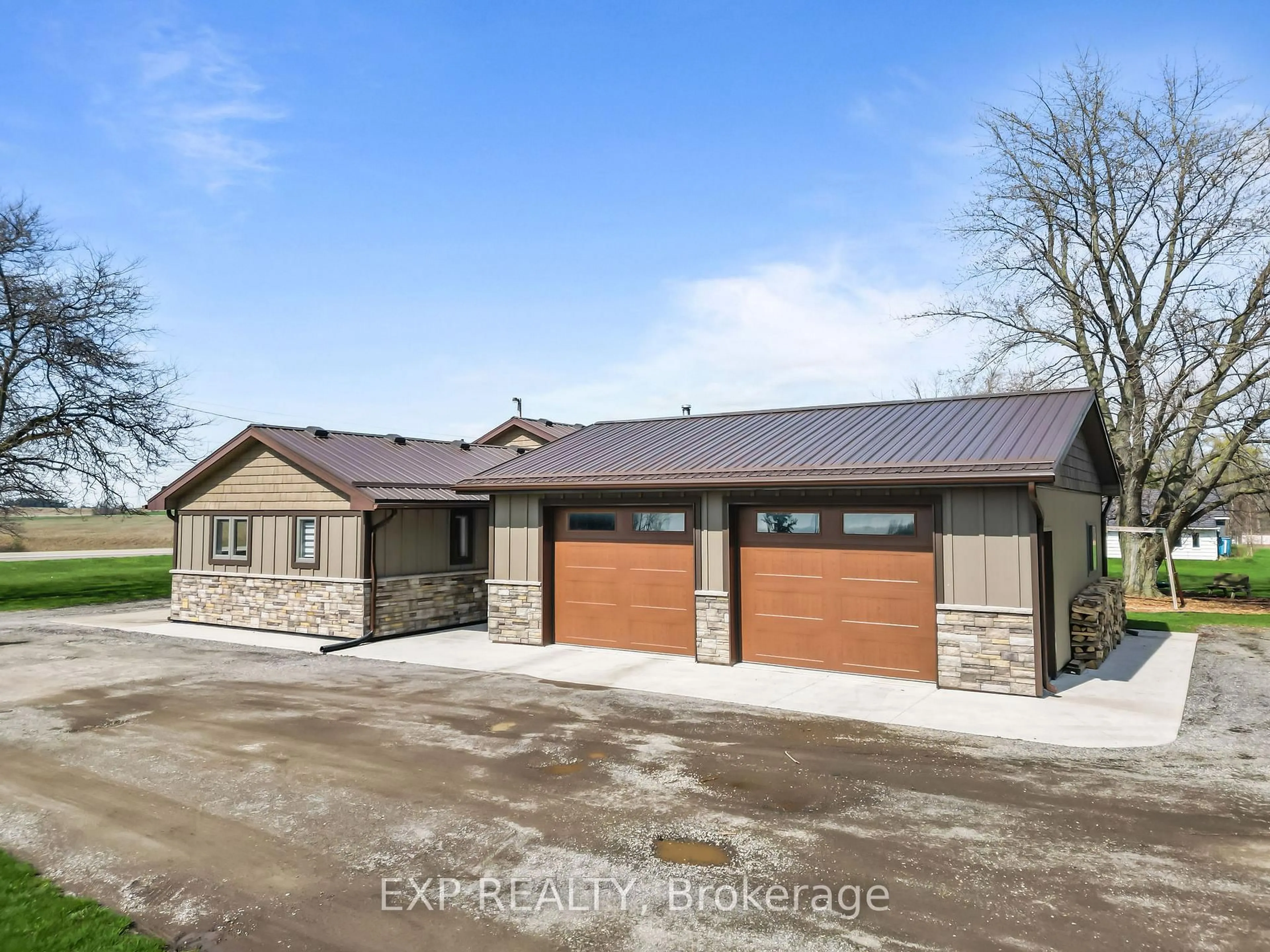 Home with brick exterior material, building for 9221 Hickory Dr, Strathroy-Caradoc Ontario N7G 3H3