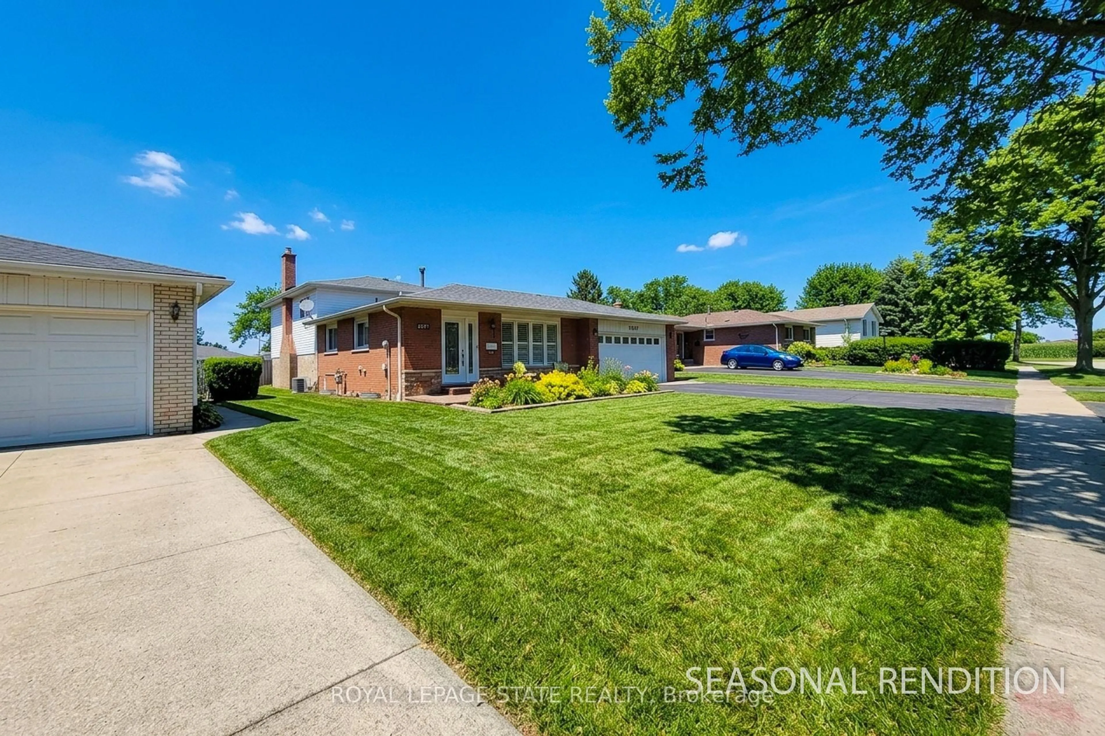 Home with brick exterior material, street for 3327 Wiltshire Blvd, Niagara Falls Ontario L2J 3M1