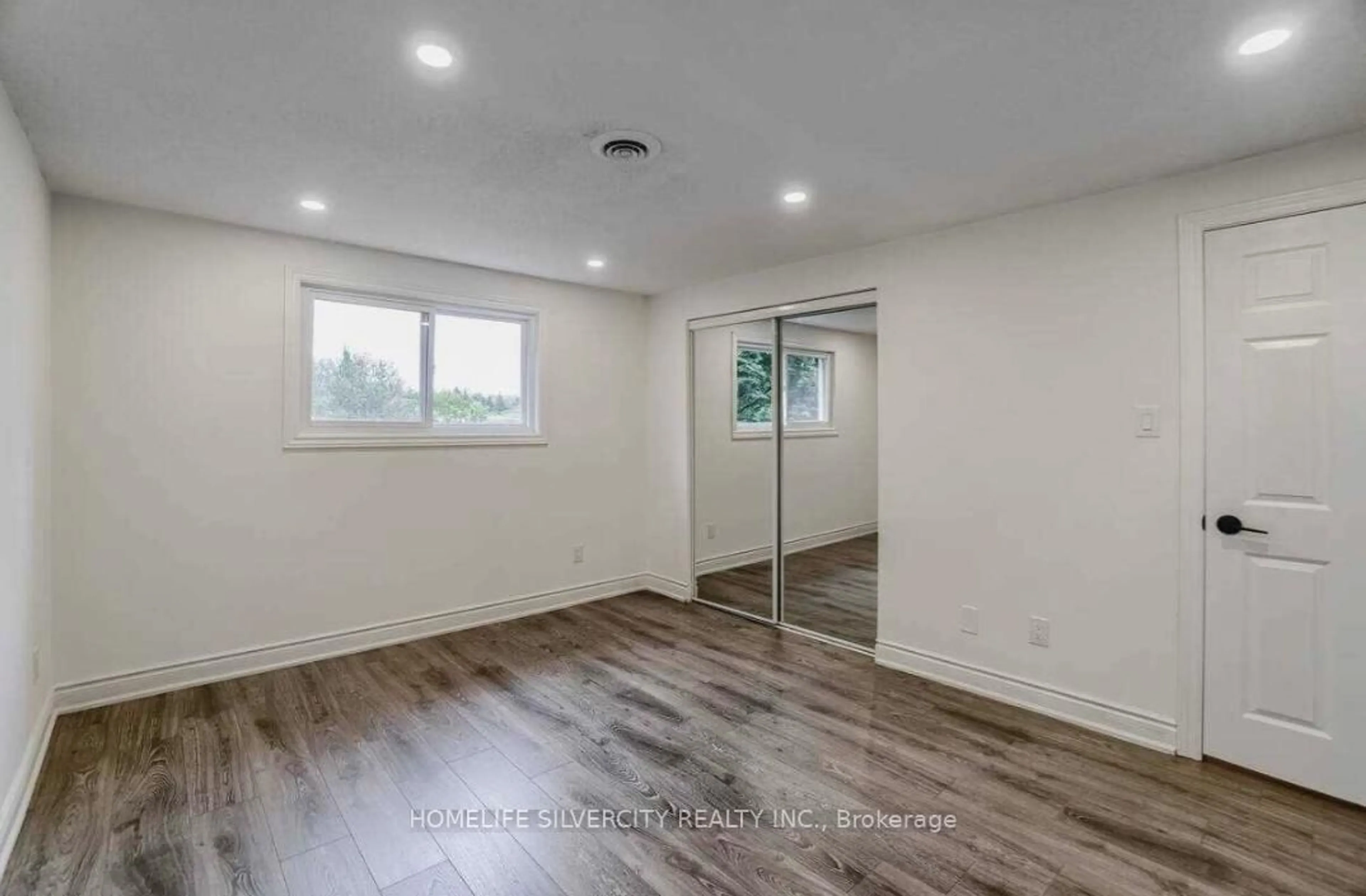 A pic of a room for 731 Elgin St, Cambridge Ontario N1R 7W5