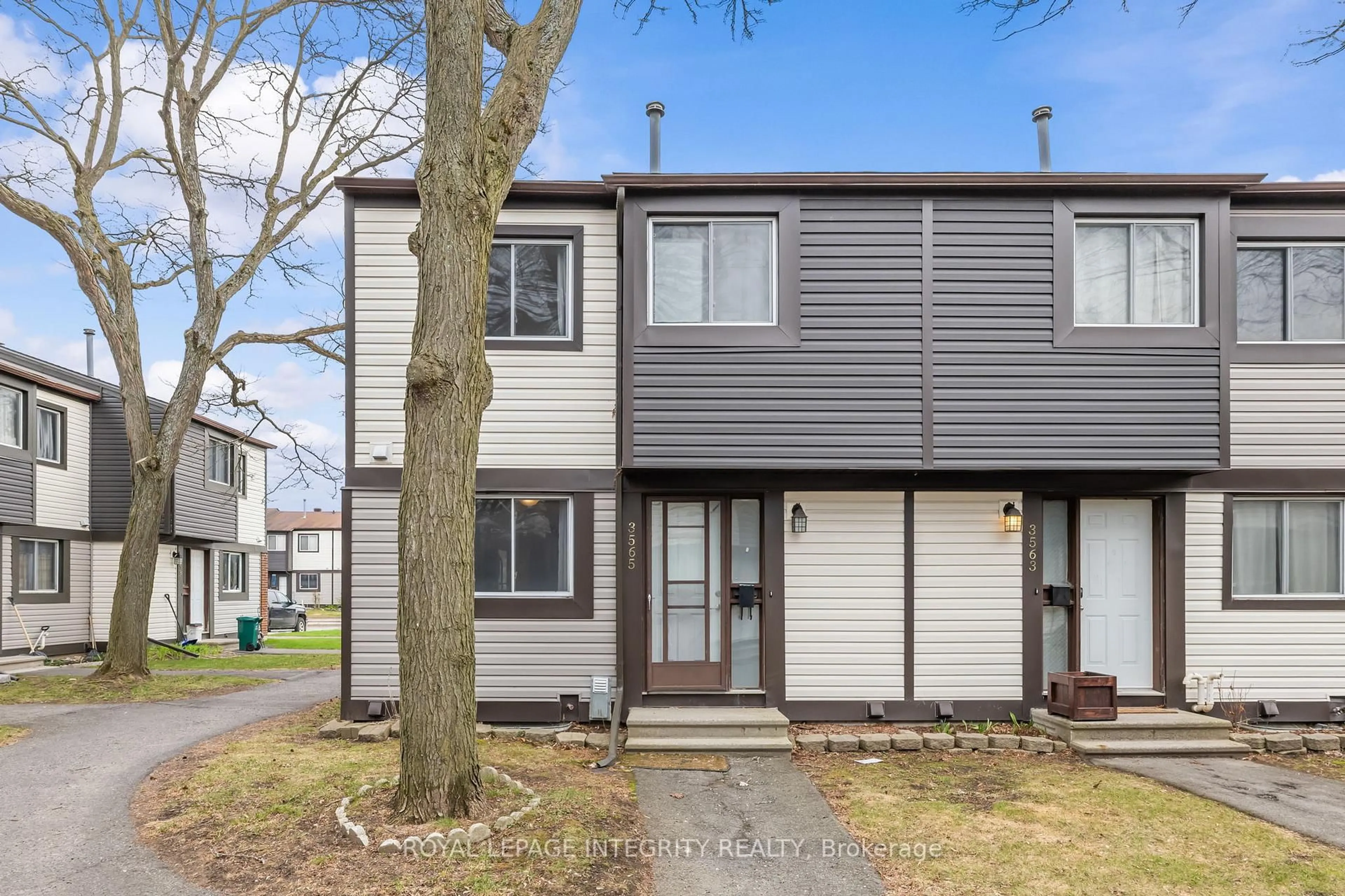 Home with vinyl exterior material, street for 3565 Aladdin Lane, Ottawa Ontario K1T 1E1