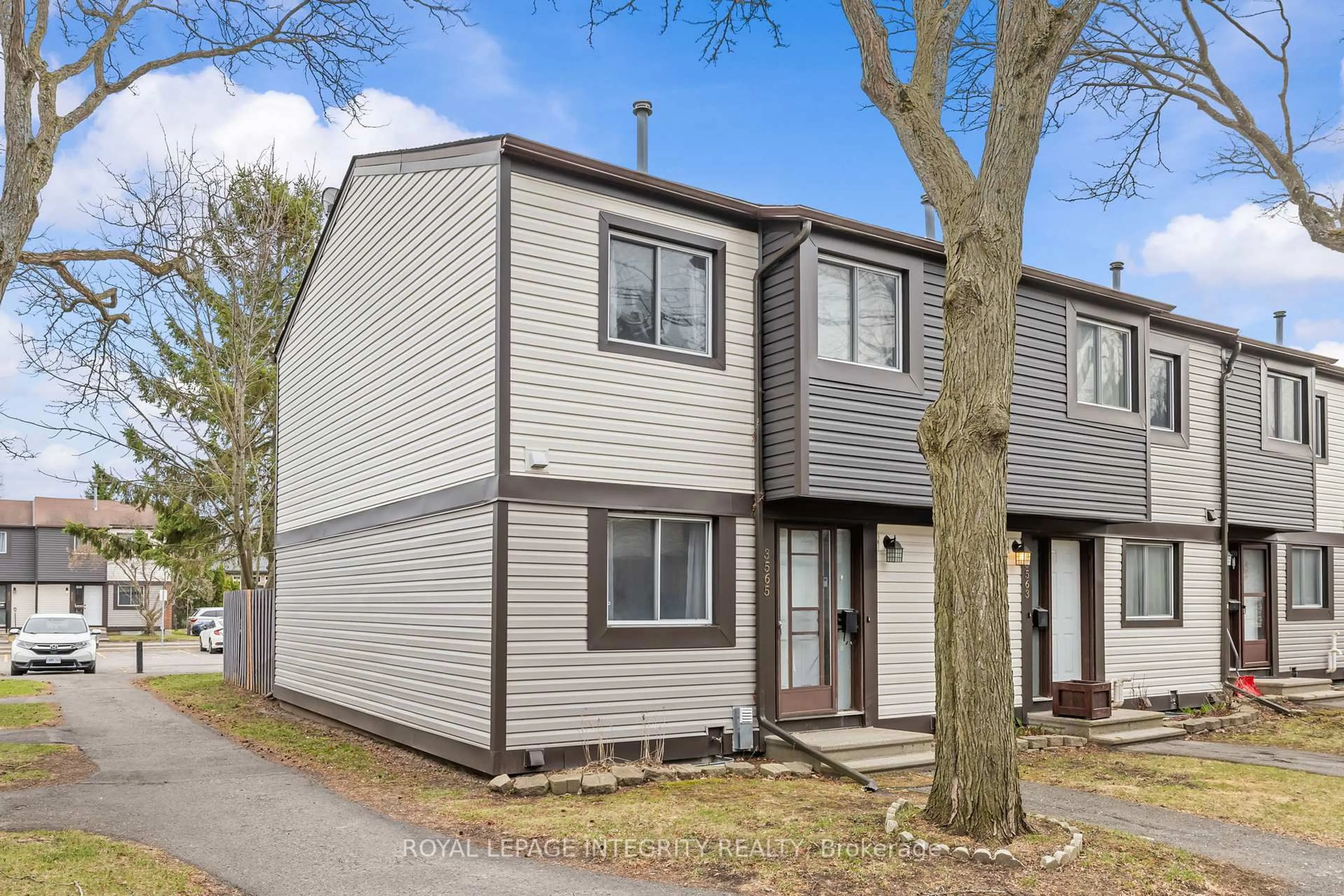 Home with vinyl exterior material, street for 3565 Aladdin Lane, Ottawa Ontario K1T 1E1