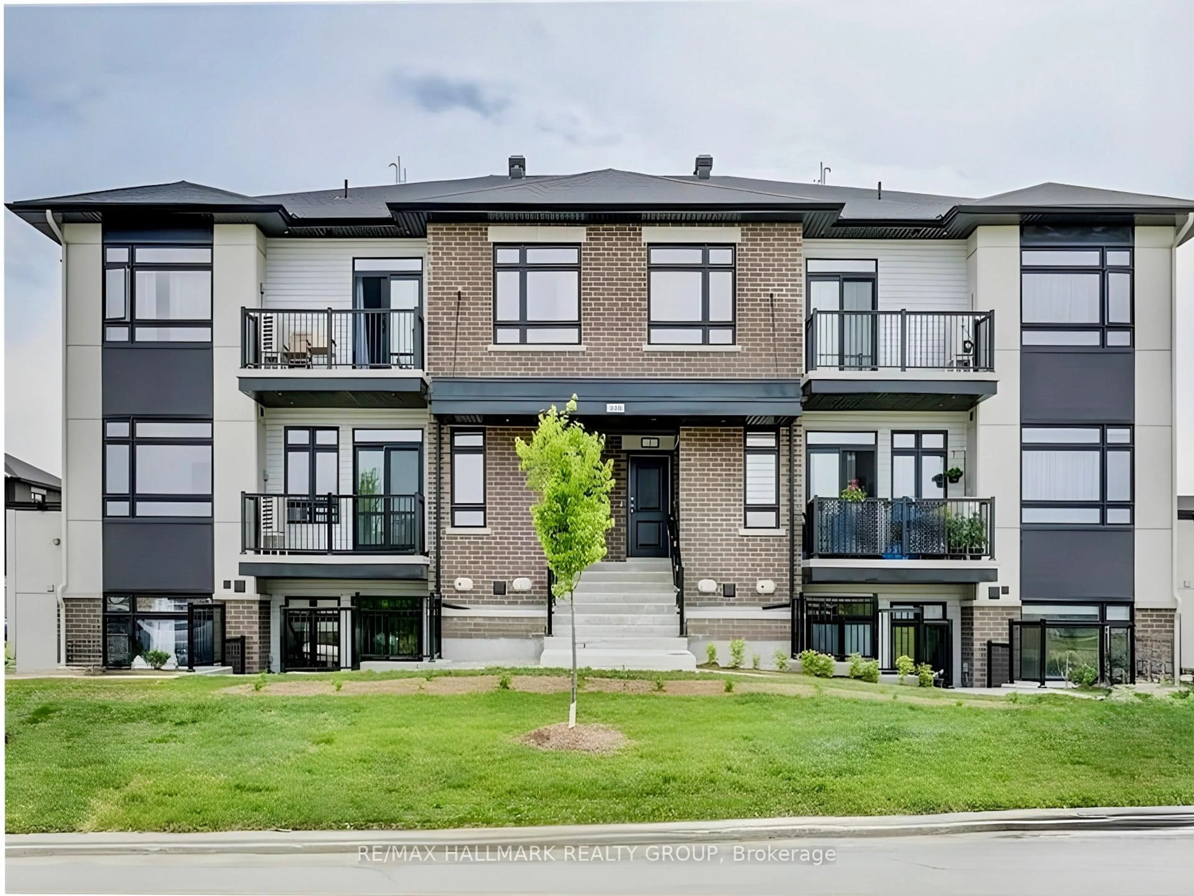 Unknown for 300 Tulum Cres #i, Ottawa Ontario K2S 2Y4