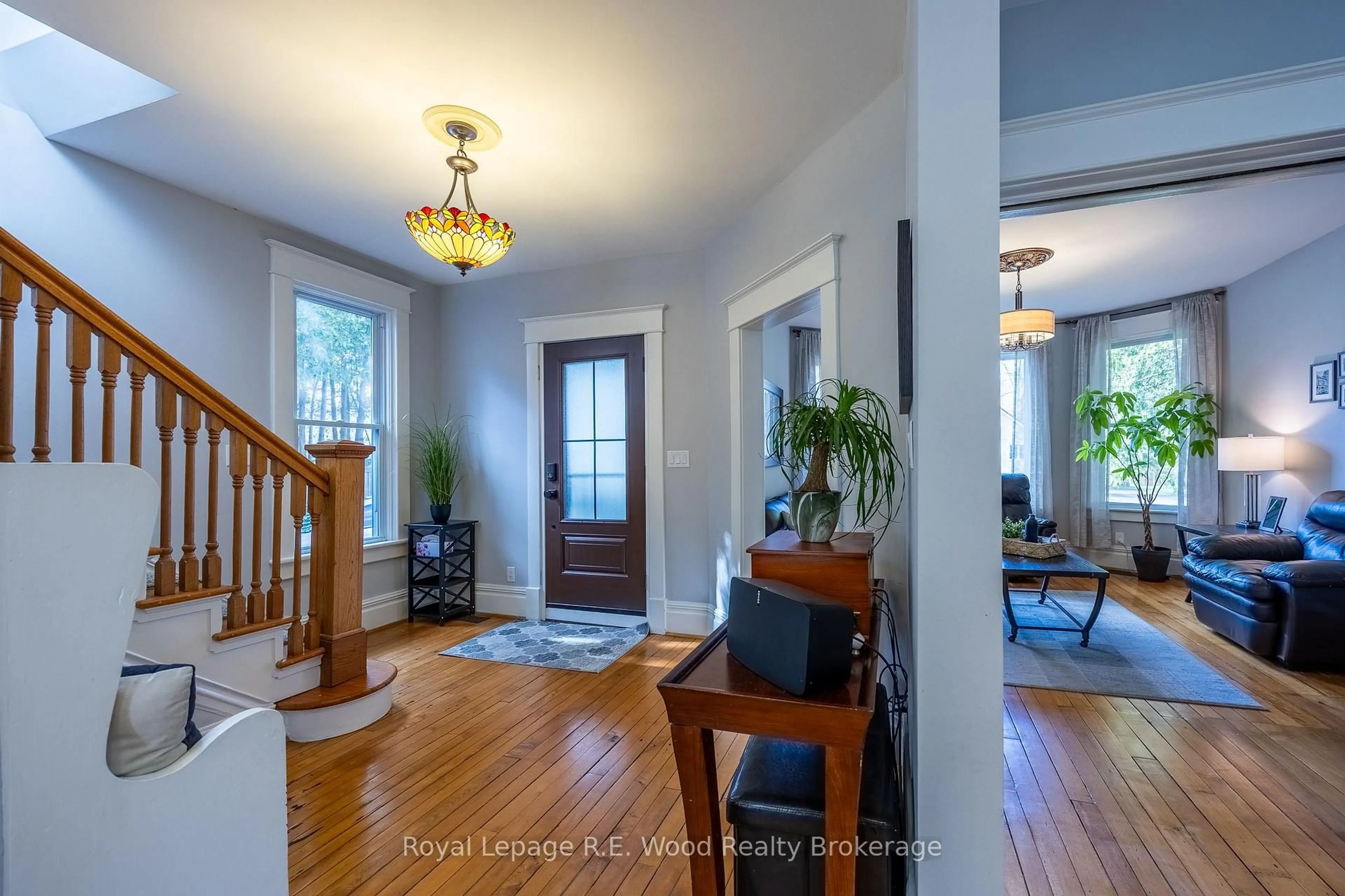 Indoor entryway for 10 George St, Tillsonburg Ontario N4G 2N2