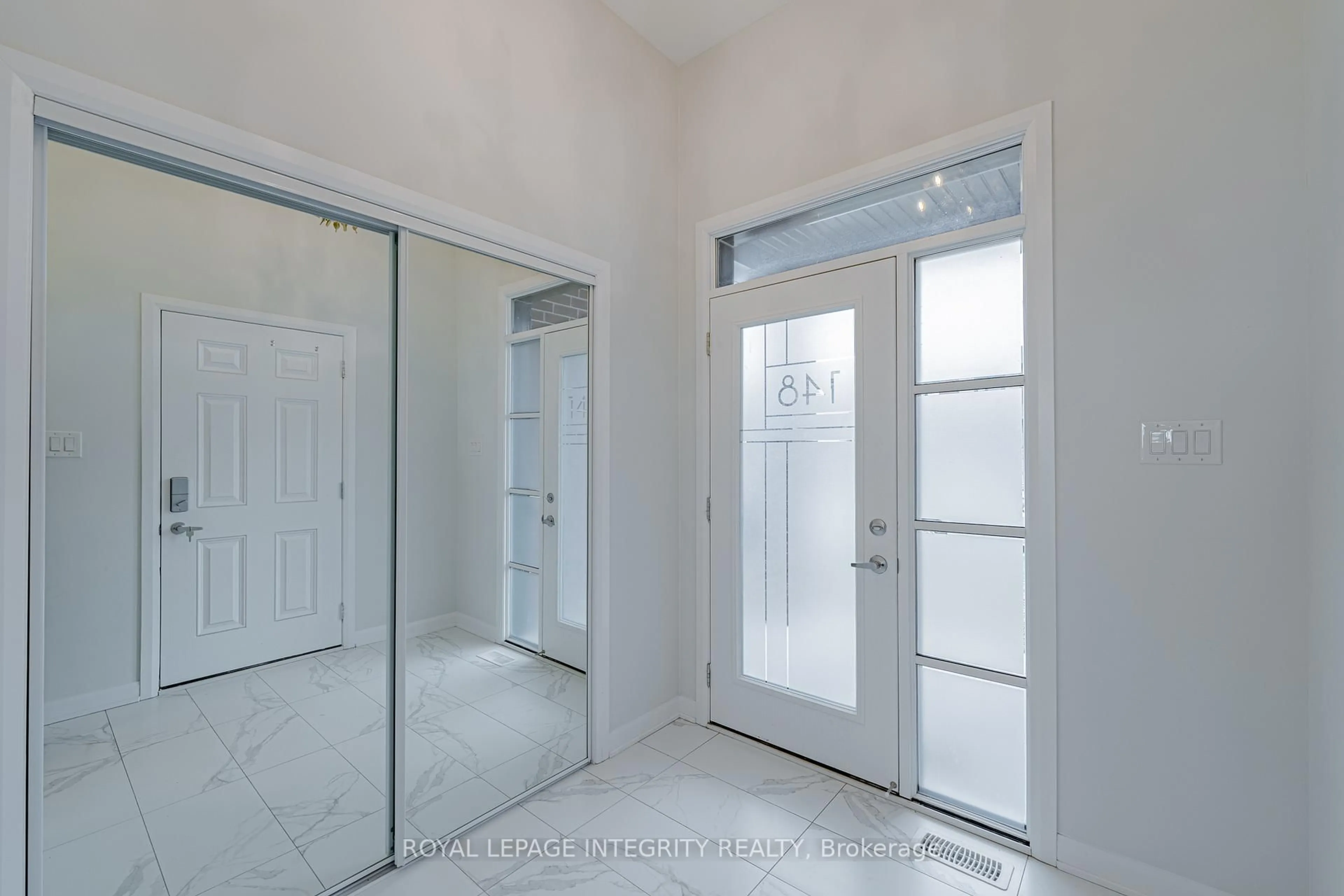 Indoor entryway for 148 Namaste Walk, Ottawa Ontario K2J 6Z4