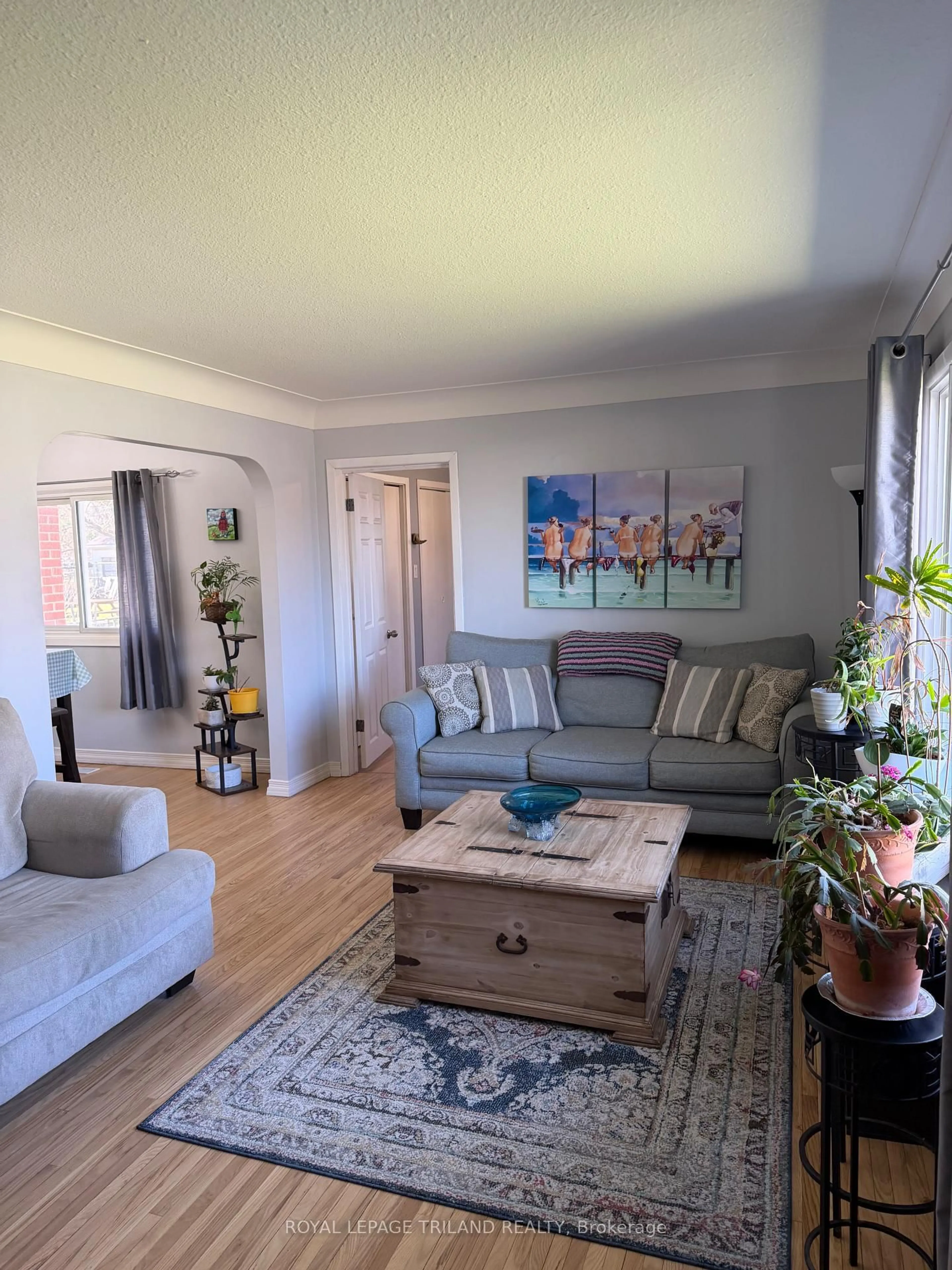 Living room with furniture, unknown for 102 Steele St, St. Thomas Ontario N5R 2Y5