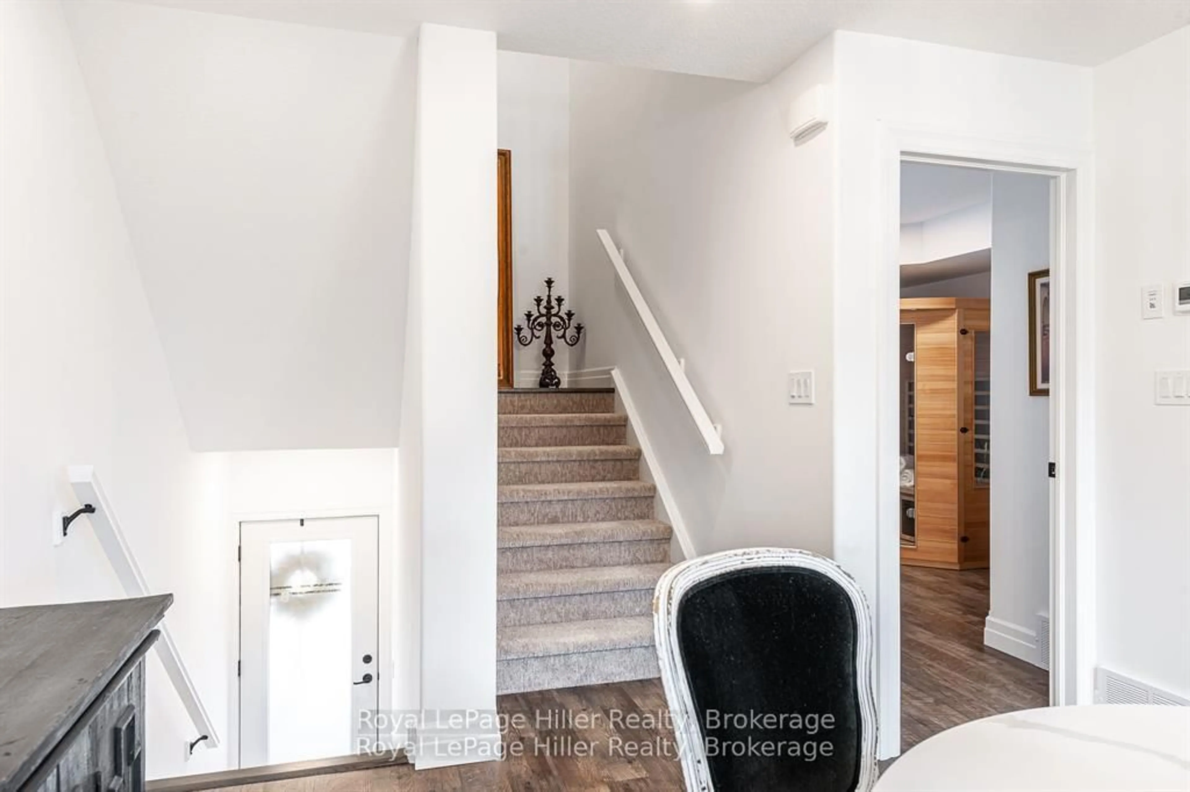 Indoor foyer for 3192 Vivian Line 37 Line #7, Stratford Ontario N5A 0J8