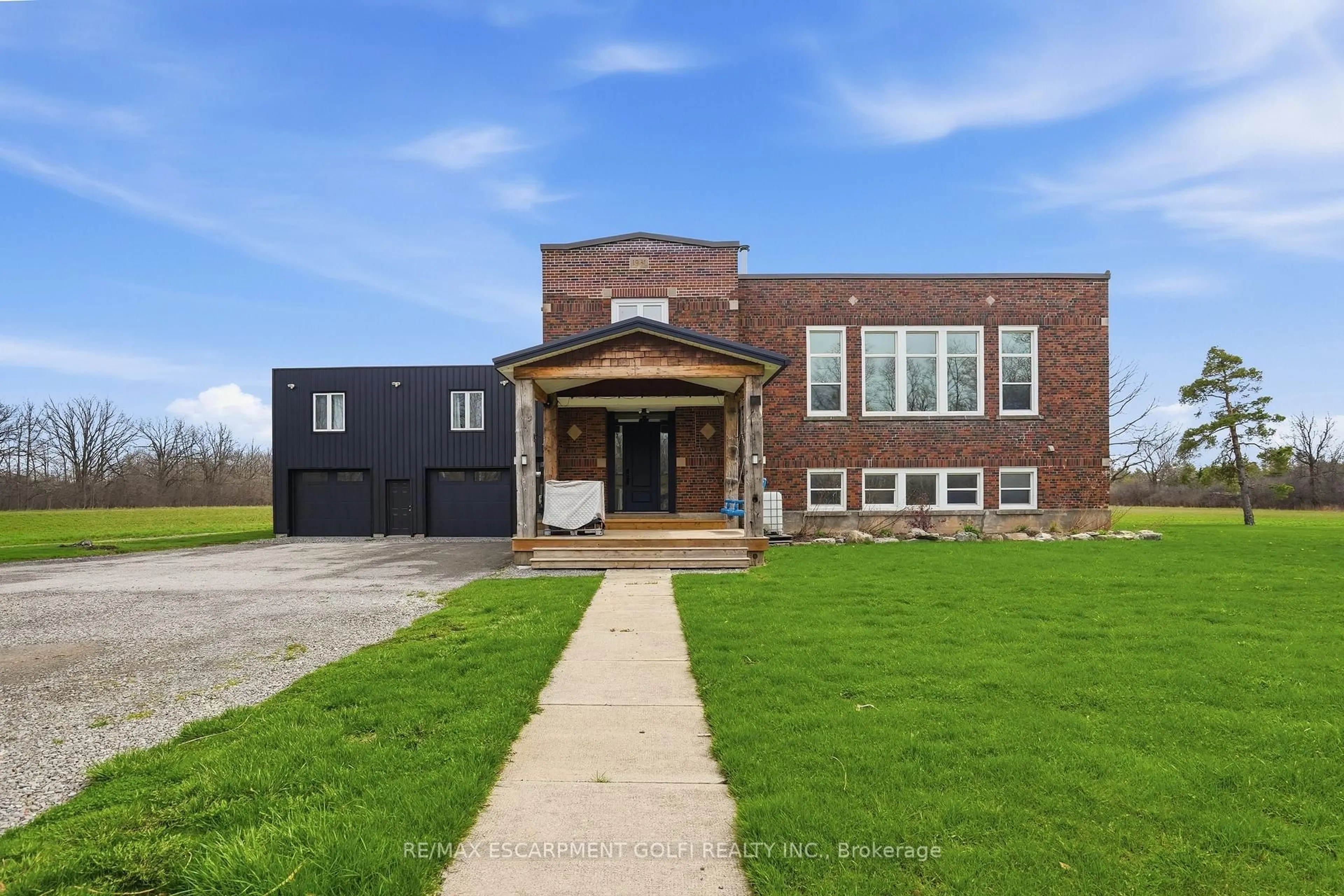 Home with brick exterior material, building for 1744 Ridgemount Rd, Fort Erie Ontario L0S 1N0